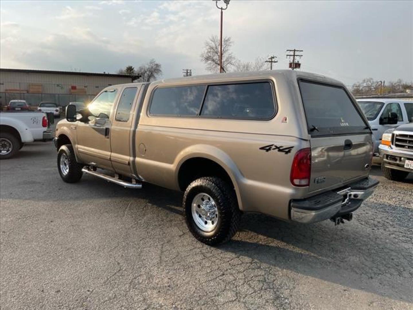 2002 Arizona Beige Clearcoat Metallic Ford F-250 Super Duty XLT (1FTNX21S82E) with an Triton 6.8L V10 310hp 425ft. lbs. Other engine, 4-Speed Automatic transmission, located at 800 Riverside Ave, Roseville, CA, 95678, 916-773-4549 & Toll Free: 866-719-4393, 38.732265, -121.291039 - 4X4 SUPER CAB XLT 88K MILES NEW TIRES ONE OWNER CLEAN CARFAX - Photo#2