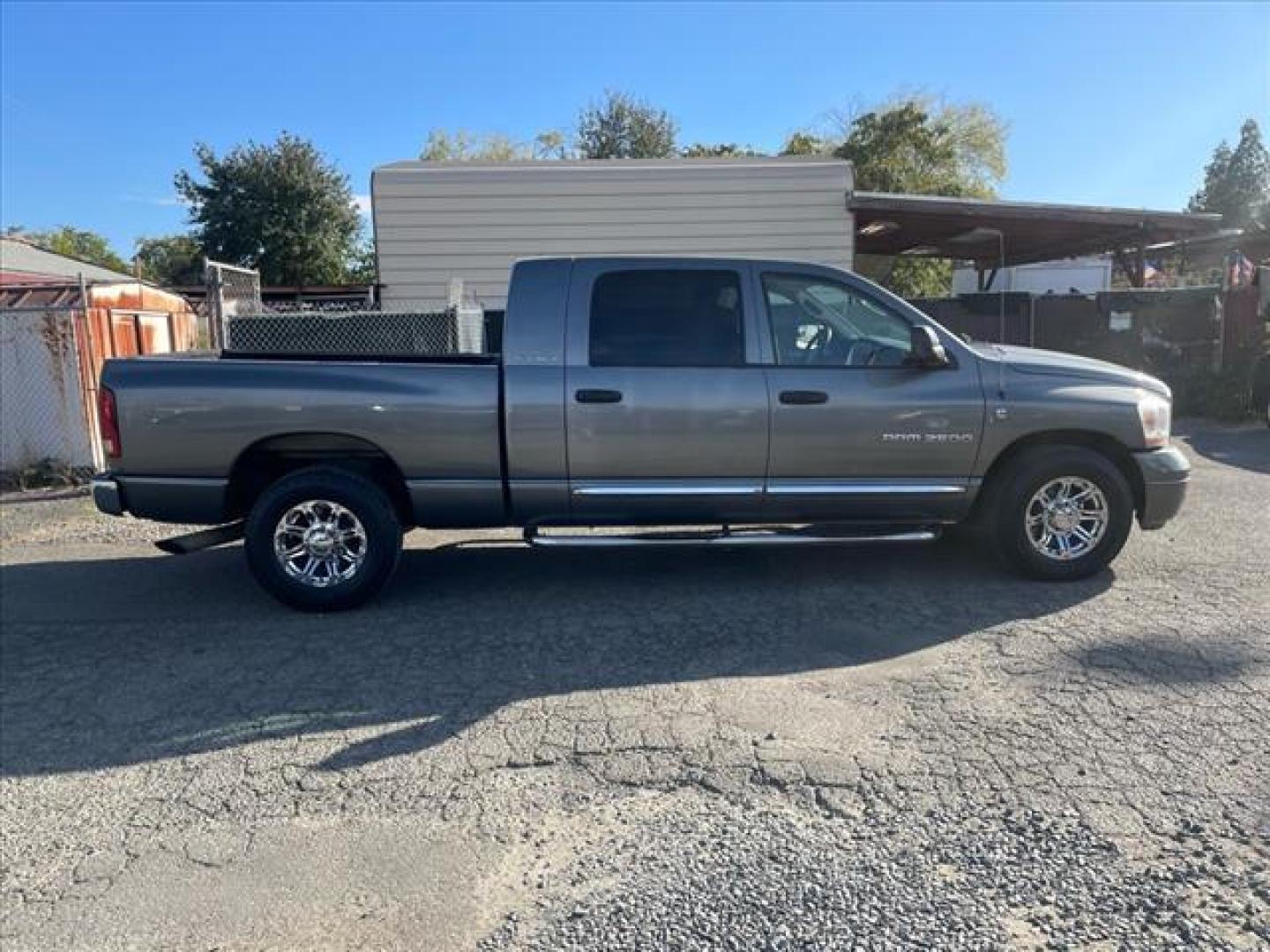 2006 Dk. Gray Dodge Ram 2500 Laramie (3D3KR29CX6G) with an 5.9L 5.9L Turbocharged Diesel I6 OHV 24V FI Engine Direct Injection engine, 4-Speed Automatic transmission, located at 800 Riverside Ave, Roseville, CA, 95678, 916-773-4549 & Toll Free: 866-719-4393, 38.732265, -121.291039 - CUMMINS DIESEL MEGA CAB CLEAN CARFAX - Photo#5