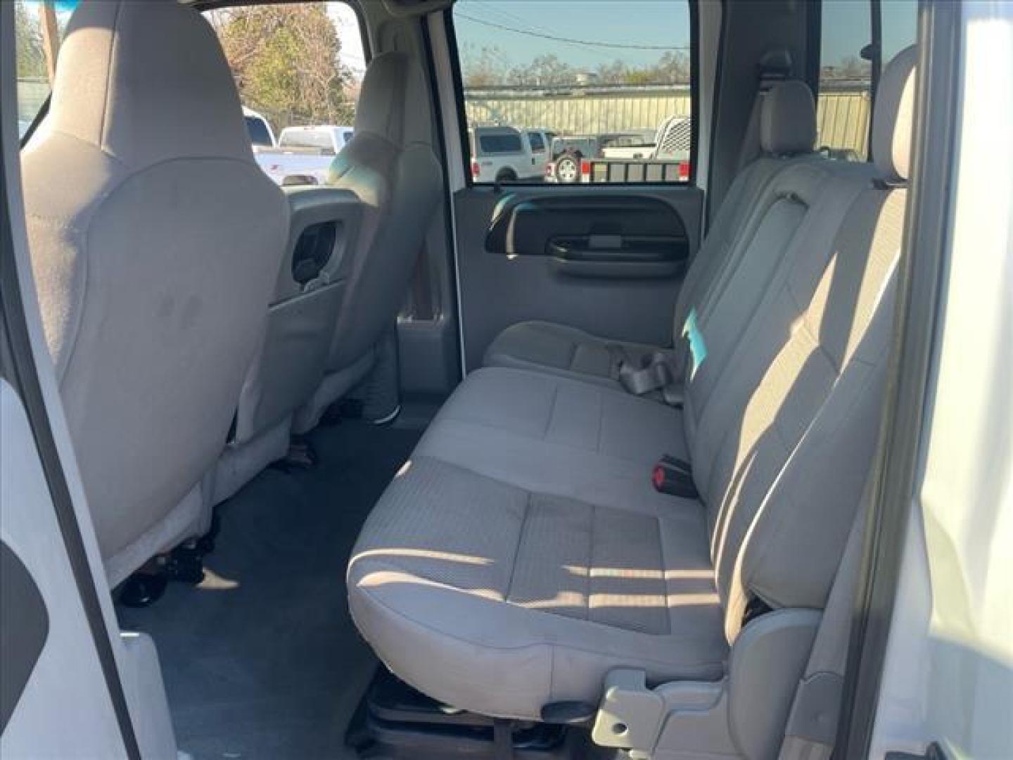 2006 Oxford White Clearcoat Ford F-350 Super Duty XLT (1FTWW31P26E) with an 6.0L Power Stroke 6.0L Diesel Turbo V8 325hp 560ft. lbs. Direct Injection engine, 5-Speed Automatic transmission, located at 800 Riverside Ave, Roseville, CA, 95678, 916-773-4549 & Toll Free: 866-719-4393, 38.732265, -121.291039 - DIESEL CREW CAB 4X4 XLT - Photo#13