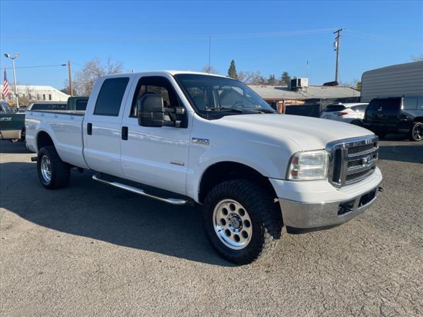 2006 Oxford White Clearcoat Ford F-350 Super Duty XLT (1FTWW31P26E) with an 6.0L Power Stroke 6.0L Diesel Turbo V8 325hp 560ft. lbs. Direct Injection engine, 5-Speed Automatic transmission, located at 800 Riverside Ave, Roseville, CA, 95678, 916-773-4549 & Toll Free: 866-719-4393, 38.732265, -121.291039 - DIESEL CREW CAB 4X4 XLT - Photo#1