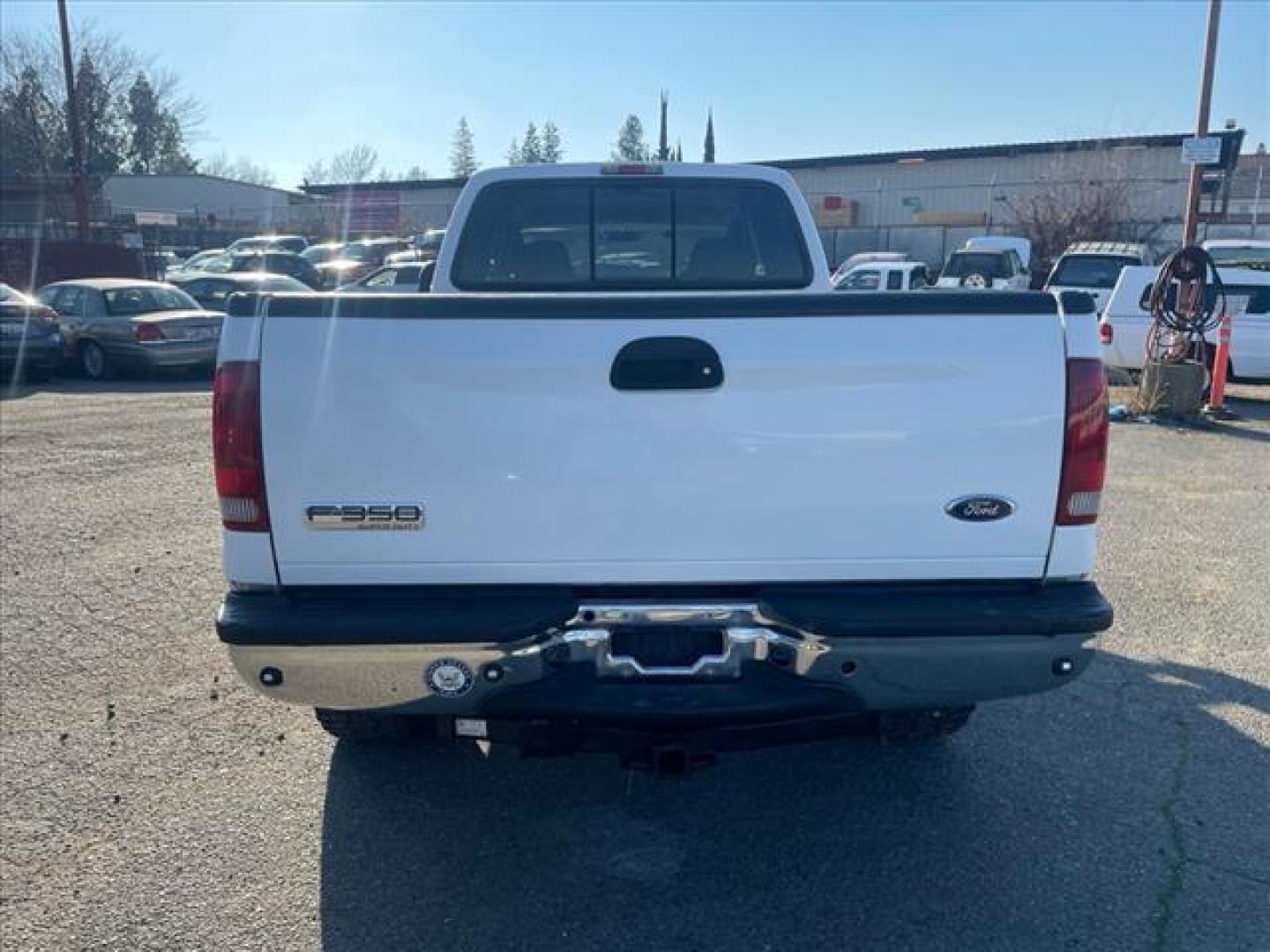 2006 Oxford White Clearcoat Ford F-350 Super Duty XLT (1FTWW31P26E) with an 6.0L Power Stroke 6.0L Diesel Turbo V8 325hp 560ft. lbs. Direct Injection engine, 5-Speed Automatic transmission, located at 800 Riverside Ave, Roseville, CA, 95678, 916-773-4549 & Toll Free: 866-719-4393, 38.732265, -121.291039 - DIESEL CREW CAB 4X4 XLT - Photo#8