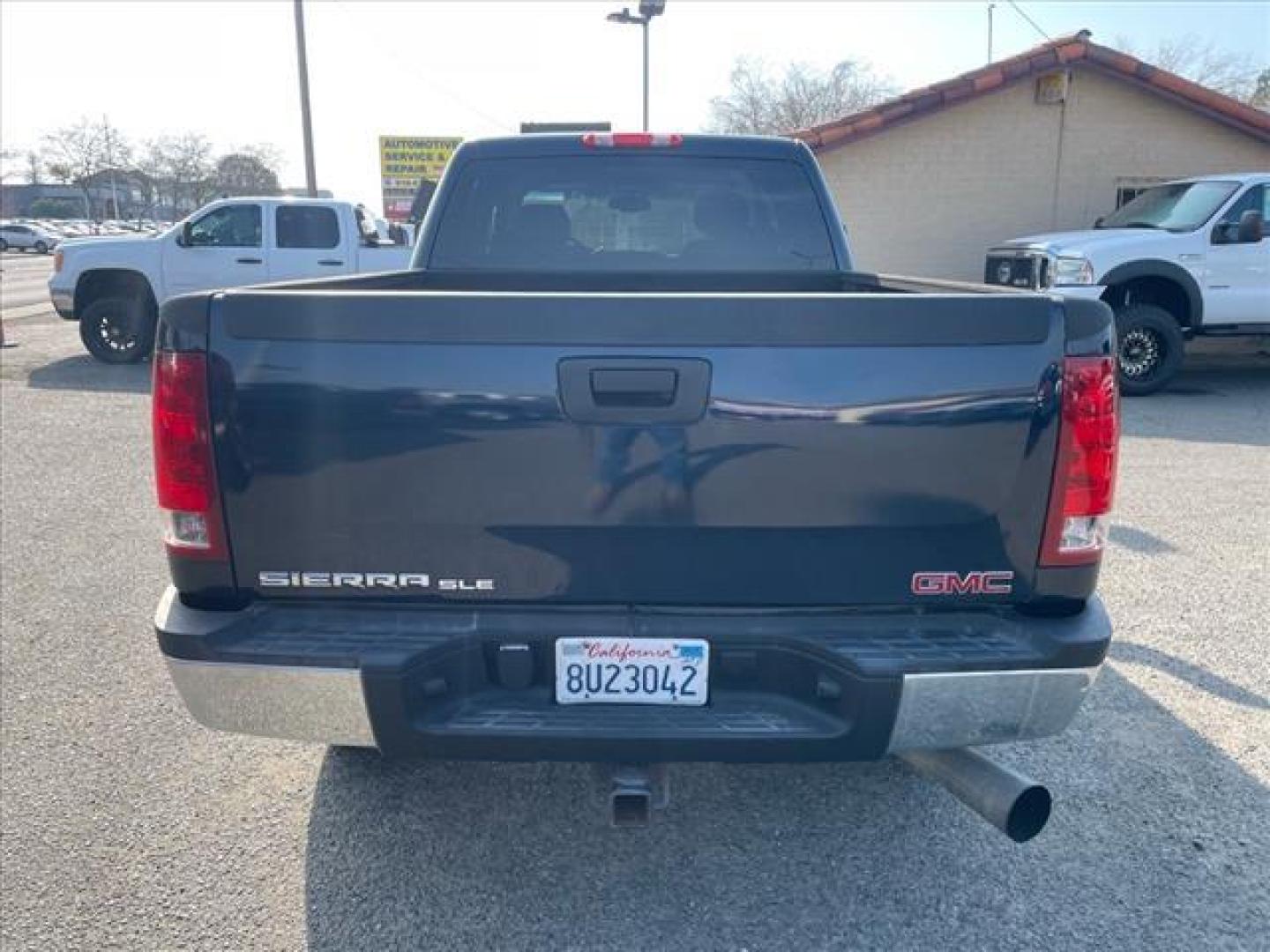 2008 Deep Blue Metallic GMC Sierra 2500HD SLE1 (1GTHK23628F) with an 6.6L Duramax 6.6L Diesel Turbo V8 365hp 660ft. lbs. Common Rail Direct Injection engine, Allison 1000 6-Speed Shiftable Automatic transmission, located at 800 Riverside Ave, Roseville, CA, 95678, 916-773-4549 & Toll Free: 866-719-4393, 38.732265, -121.291039 - DURAMAX DIESEL CREW CAB 4X4 SLE ALLISON TRANSMISSION CLEAN CARFAX - Photo#9