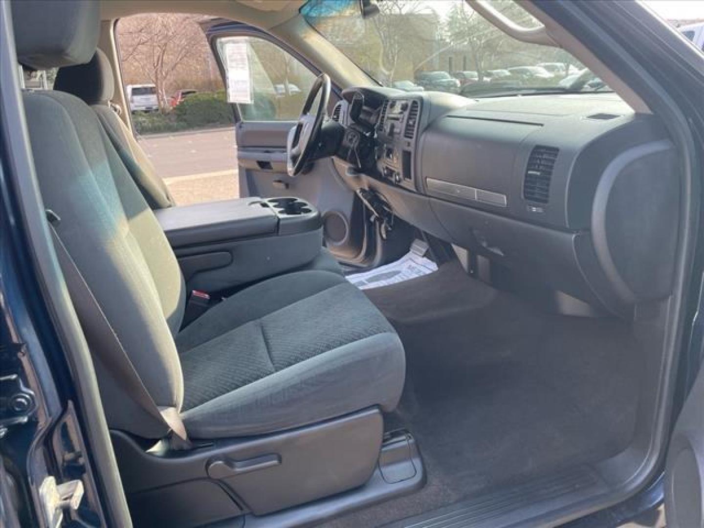 2008 Deep Blue Metallic GMC Sierra 2500HD SLE1 (1GTHK23628F) with an 6.6L Duramax 6.6L Diesel Turbo V8 365hp 660ft. lbs. Common Rail Direct Injection engine, Allison 1000 6-Speed Shiftable Automatic transmission, located at 800 Riverside Ave, Roseville, CA, 95678, 916-773-4549 & Toll Free: 866-719-4393, 38.732265, -121.291039 - DURAMAX DIESEL CREW CAB 4X4 SLE ALLISON TRANSMISSION CLEAN CARFAX - Photo#13