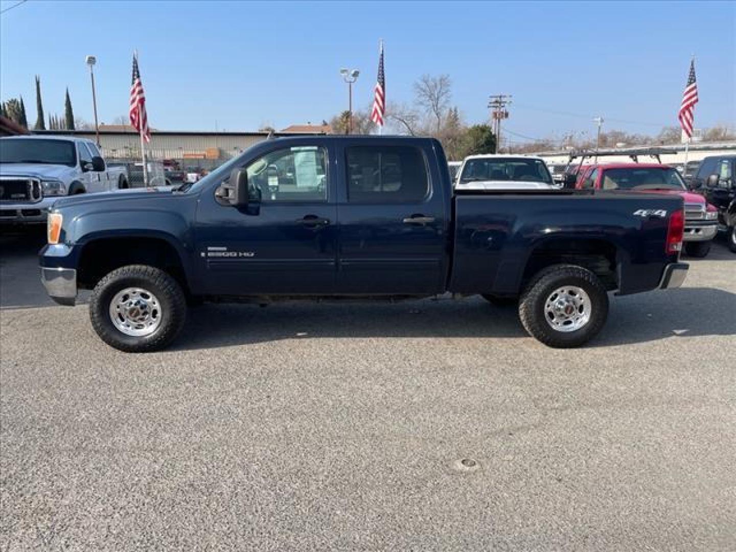 2008 Deep Blue Metallic GMC Sierra 2500HD SLE1 (1GTHK23628F) with an 6.6L Duramax 6.6L Diesel Turbo V8 365hp 660ft. lbs. Common Rail Direct Injection engine, Allison 1000 6-Speed Shiftable Automatic transmission, located at 800 Riverside Ave, Roseville, CA, 95678, 916-773-4549 & Toll Free: 866-719-4393, 38.732265, -121.291039 - DURAMAX DIESEL CREW CAB 4X4 SLE ALLISON TRANSMISSION CLEAN CARFAX - Photo#5