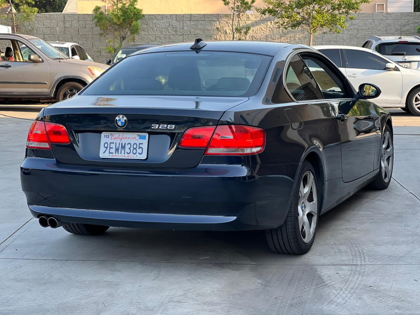 2009 BLACK /Gray BMW 3-Series 328xi Coupe (WBAWC33539P) with an 3.0L L6 DOHC 24V engine, Automatic transmission, located at 30 S. Berkeley Avenue, Pasadena, CA, 91107, (626) 248-7567, 34.145447, -118.109398 - Low Miles!! Leather Seats!!! X-DRIVE!! This 2009 BMW 3-Series 328xi Coupe looks and drives well. Bad Credit? We can help! We are the bank. All our cars are thoroughly inspected and reconditioned by our technicians. FREE CARFAX report. Stop by or call to speak with our friendly staff. Whether you h - Photo#3