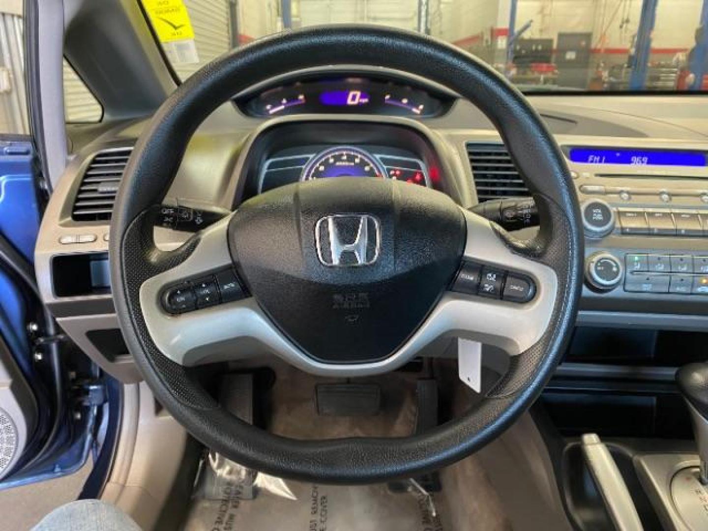 2009 SILVER Honda Civic Sedan (19XFA16589E) with an 4-Cyl VTEC 1.8 Liter engine, Automatic 5-Spd w/Overdrive transmission, located at 412 Auto Vista Drive, Palmdale, 93551, (661) 945-0620, 34.592636, -118.136681 - Photo#13