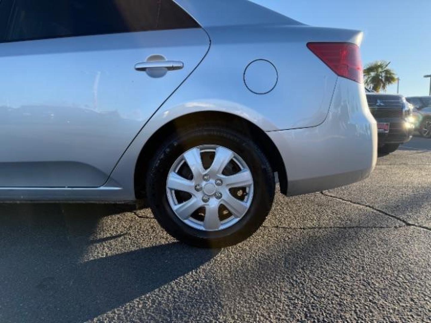 2010 SILVER Kia Forte (KNAFT4A28A5) with an 4-Cyl 2.0 Liter engine, Automatic 4-Spd w/Overdrive transmission, located at 412 Auto Vista Drive, Palmdale, 93551, (661) 945-0620, 34.592636, -118.136681 - Photo#9