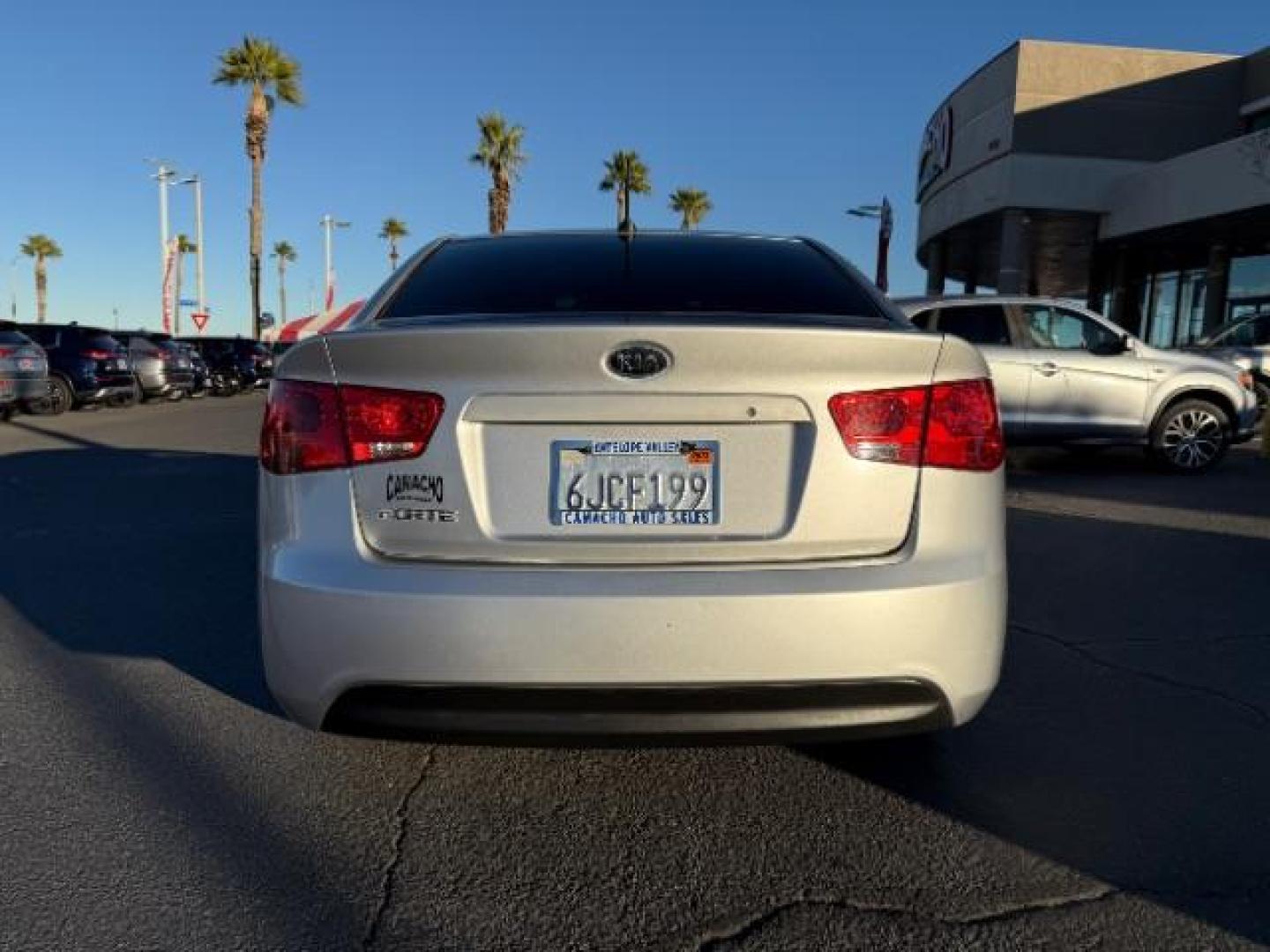 2010 SILVER Kia Forte (KNAFT4A28A5) with an 4-Cyl 2.0 Liter engine, Automatic 4-Spd w/Overdrive transmission, located at 412 Auto Vista Drive, Palmdale, 93551, (661) 945-0620, 34.592636, -118.136681 - Photo#6