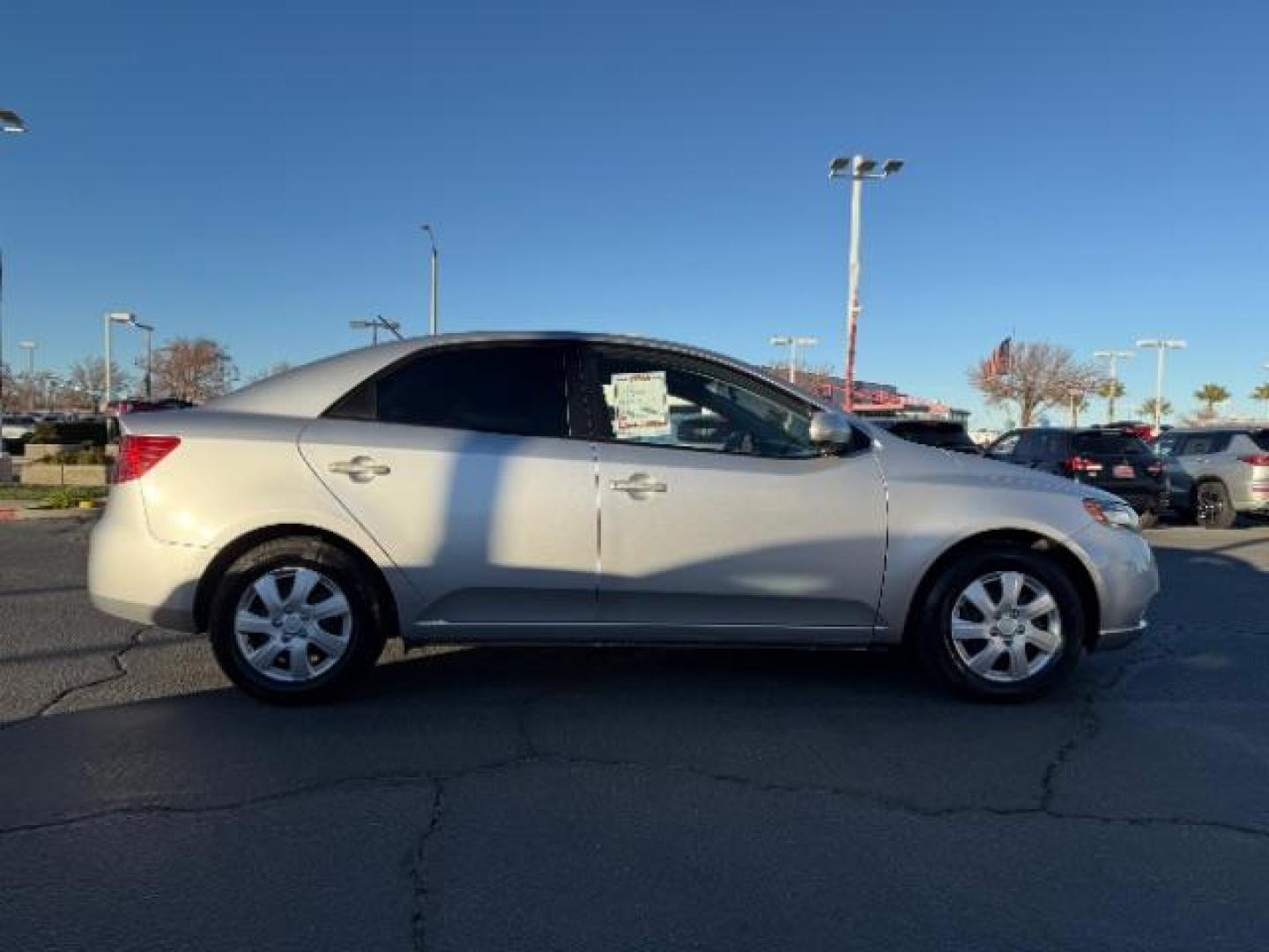 2010 SILVER Kia Forte (KNAFT4A28A5) with an 4-Cyl 2.0 Liter engine, Automatic 4-Spd w/Overdrive transmission, located at 412 Auto Vista Drive, Palmdale, 93551, (661) 945-0620, 34.592636, -118.136681 - Photo#8