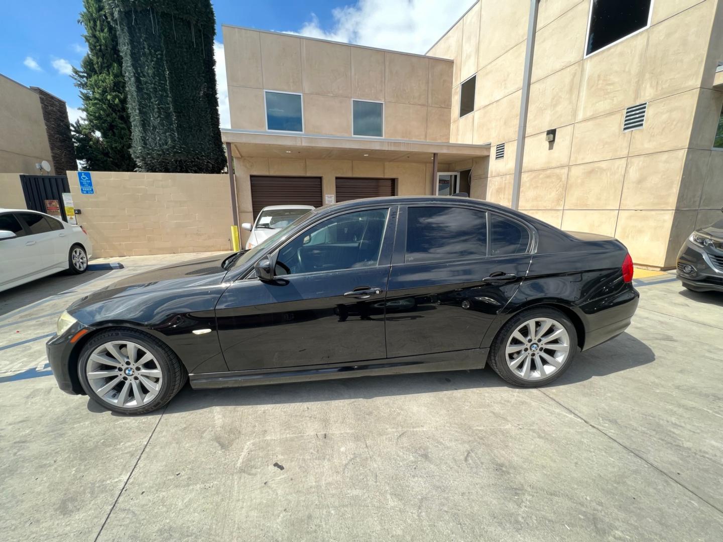 2011 Black /BLACK BMW 3-Series 328i SA SULEV (WBAPH5G56BN) with an 3.0L L6 DOHC 24V engine, Automatic w/Steptronic transmission, located at 30 S. Berkeley Avenue, Pasadena, CA, 91107, (626) 248-7567, 34.145447, -118.109398 - ! Leather interior! looks and drives good! Bad credit? We can help! We are the bank. All our cars are thoroughly inspected and reconditioned by our technicians. FREE CARFAX report. Stop by or call to speak with our friendly staff. Whether you have bad credit, no credit, bankruptcy, or repossession, - Photo#1