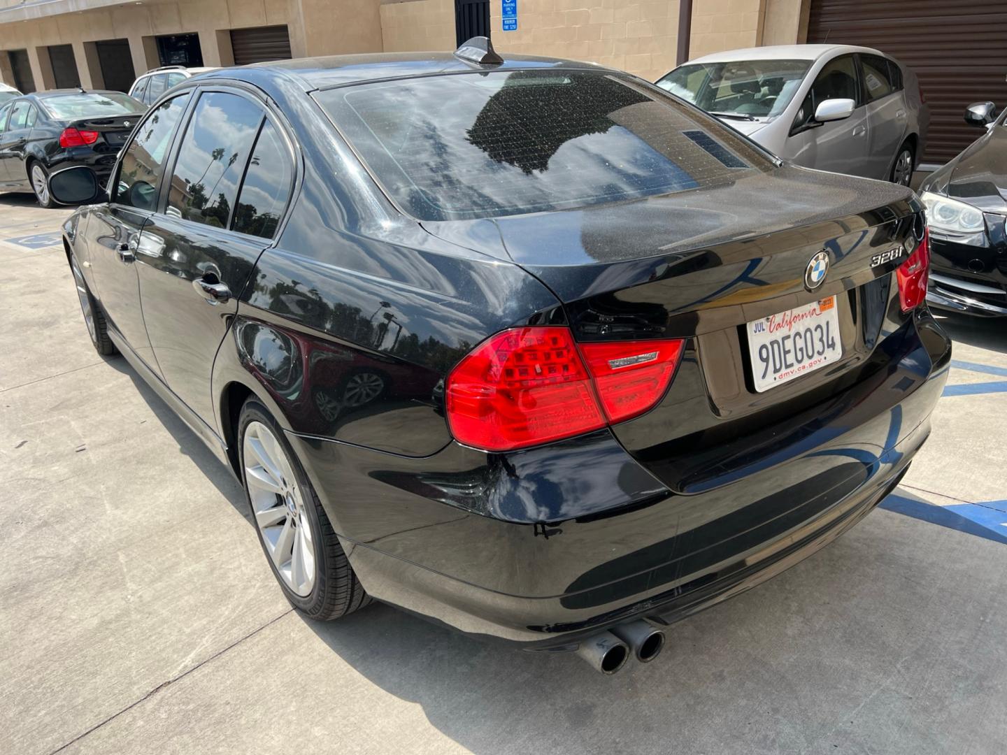 2011 Black /BLACK BMW 3-Series 328i SA SULEV (WBAPH5G56BN) with an 3.0L L6 DOHC 24V engine, Automatic w/Steptronic transmission, located at 30 S. Berkeley Avenue, Pasadena, CA, 91107, (626) 248-7567, 34.145447, -118.109398 - ! Leather interior! looks and drives good! Bad credit? We can help! We are the bank. All our cars are thoroughly inspected and reconditioned by our technicians. FREE CARFAX report. Stop by or call to speak with our friendly staff. Whether you have bad credit, no credit, bankruptcy, or repossession, - Photo#3