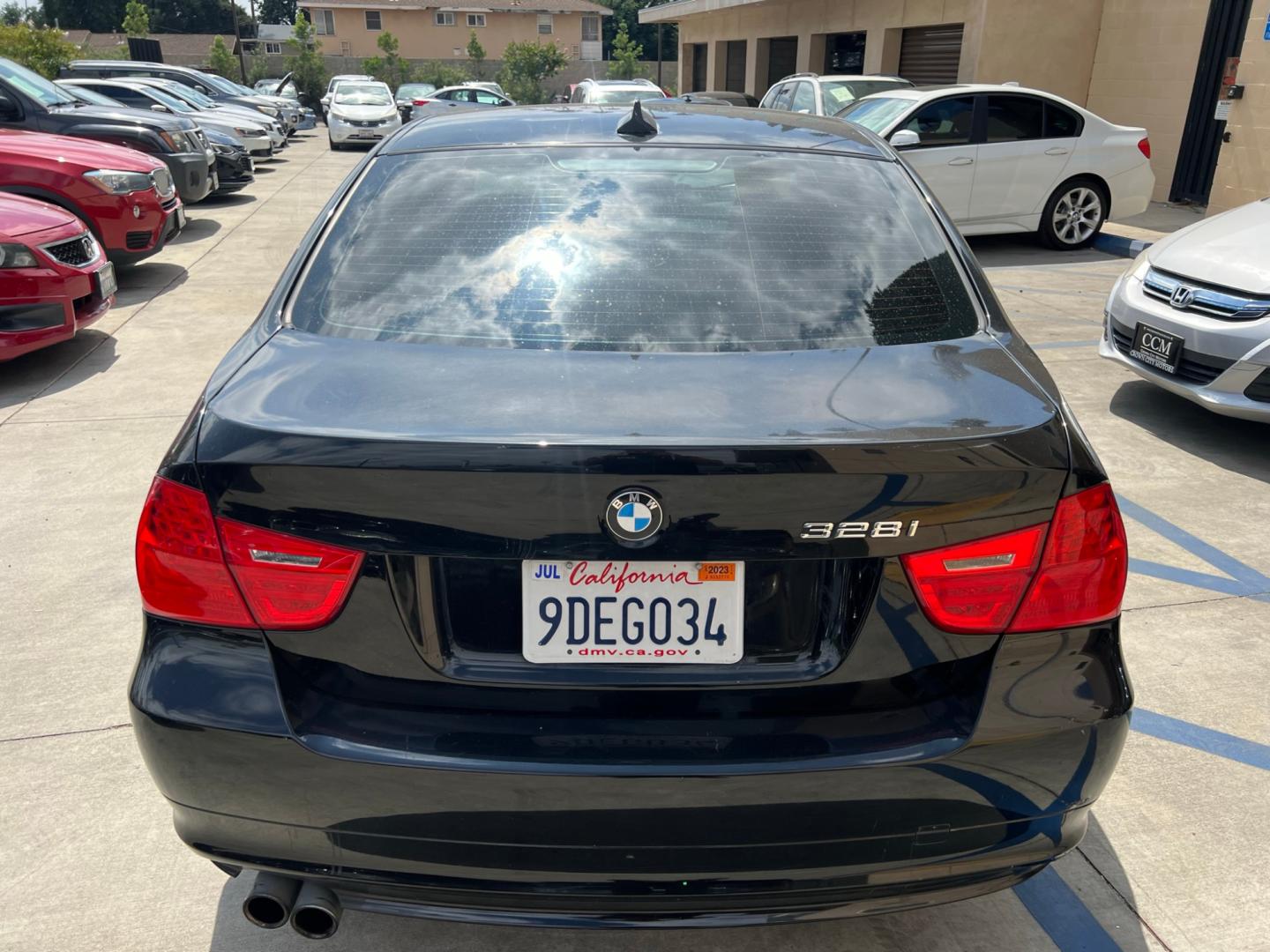 2011 Black /BLACK BMW 3-Series 328i SA SULEV (WBAPH5G56BN) with an 3.0L L6 DOHC 24V engine, Automatic w/Steptronic transmission, located at 30 S. Berkeley Avenue, Pasadena, CA, 91107, (626) 248-7567, 34.145447, -118.109398 - ! Leather interior! looks and drives good! Bad credit? We can help! We are the bank. All our cars are thoroughly inspected and reconditioned by our technicians. FREE CARFAX report. Stop by or call to speak with our friendly staff. Whether you have bad credit, no credit, bankruptcy, or repossession, - Photo#4