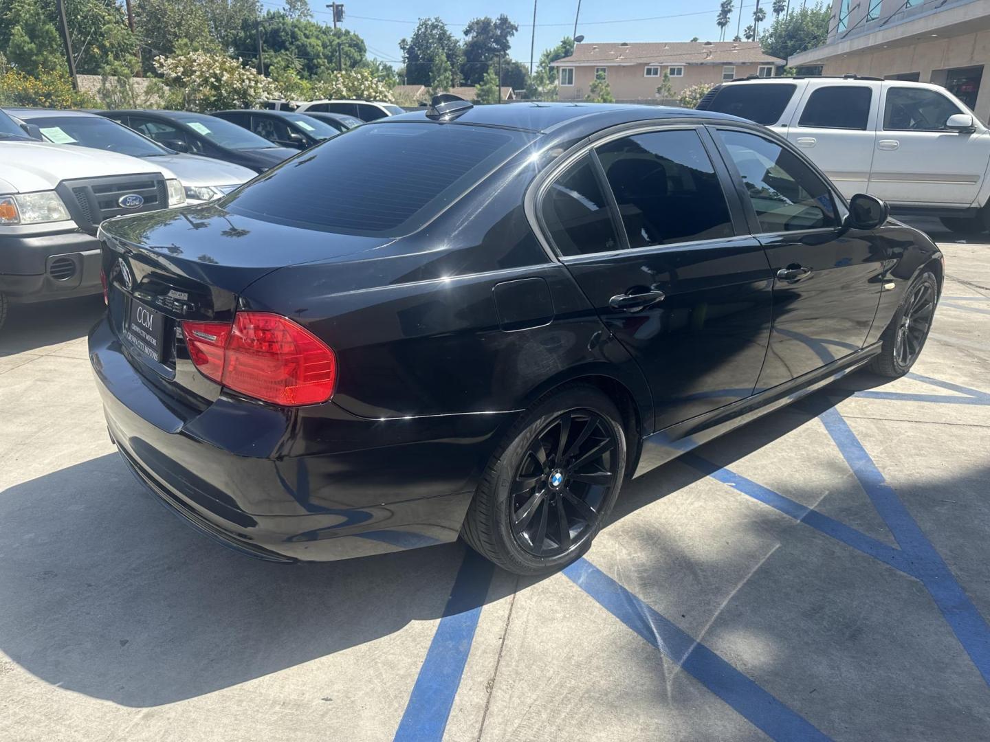 2011 Black Sapphire Metallic /BLACK BMW 3-Series leather (WBAPH5G57BN) with an Inline 6 engine, Automatic transmission, located at 30 S. Berkeley Avenue, Pasadena, CA, 91107, (626) 248-7567, 34.145447, -118.109398 - Moon-roof! Premium Package! SULEV! Loaded! This 2011 BMW 3-Series 328i SA SULEV looks and drives well. - Photo#5