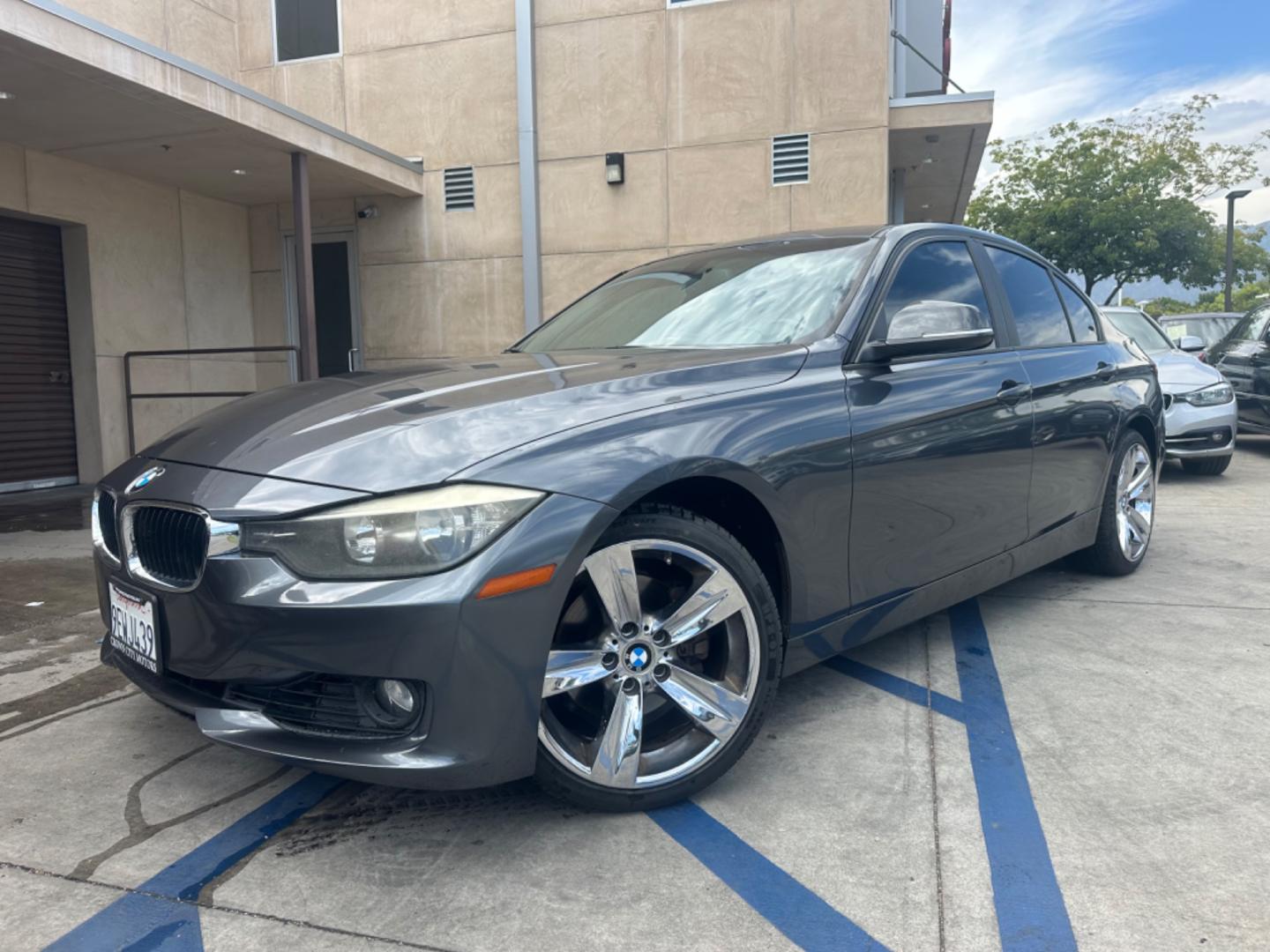 2013 Gray /TAN BMW 3-Series 328i Sedan (WBA3A5C52DJ) with an 2.0L L4 DOHC 16V engine, AUTOMATIC transmission, located at 30 S. Berkeley Avenue, Pasadena, CA, 91107, (626) 248-7567, 34.145447, -118.109398 - Leather Seats! New Tires! Low Miles! This 2013 BMW 3-Series looks and drives good! Bad credit? We can help! We are the bank. All our cars are thoroughly inspected and reconditioned by our technicians. FREE CARFAX report. Stop by or call to speak with our friendly staff. Whether you have bad credit, - Photo#0