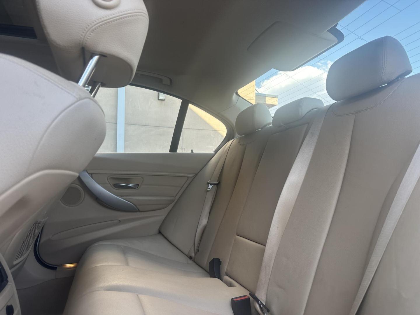 2013 White /Tan BMW 3-Series Leather (WBA3C3C56DF) with an 4 Cylinder engine, Automatic transmission, located at 30 S. Berkeley Avenue, Pasadena, CA, 91107, (626) 248-7567, 34.145447, -118.109398 - Low Miles! Leather seats! ntroducing the 2013 BMW 3-Series 320i Sedan, a timeless blend of luxury, performance, and style. With its sleek design and impressive features, this vehicle is sure to turn heads on the road. And with only 88,248 miles on the odometer, it's a low-mileage gem, especially f - Photo#16