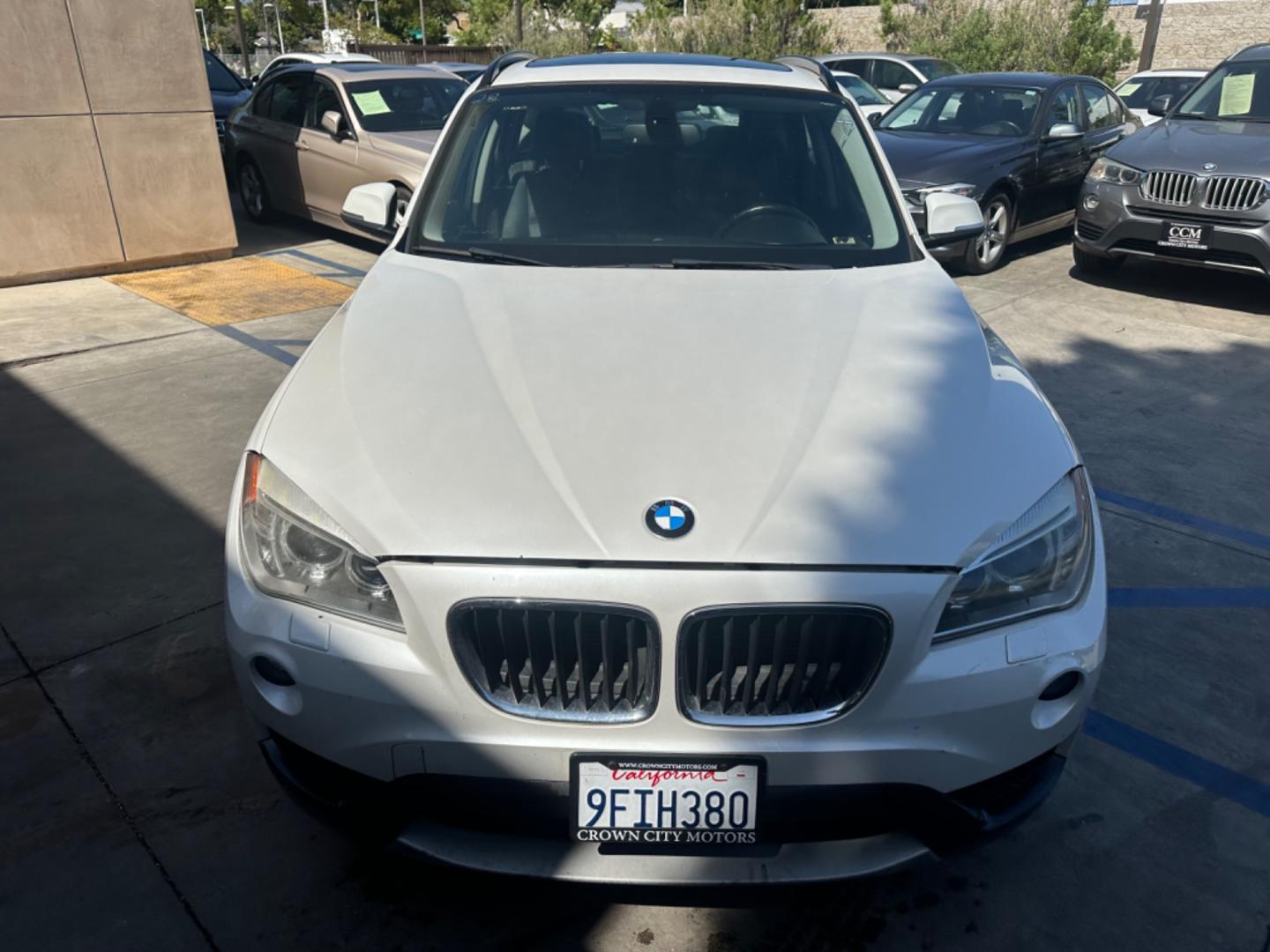 2013 WHITE /Tan BMW X1 xDrive35i (WBAVM5C54DV) with an 3.0L L6 DOHC 24V engine, 6-Speed Automatic transmission, located at 30 S. Berkeley Avenue, Pasadena, CA, 91107, (626) 248-7567, 34.145447, -118.109398 - Navigation! Panoramic-roof! Back up camera! Premium package! AWD! This 2013 BMW X1 xDrive35i looks and drives well. - Photo#7