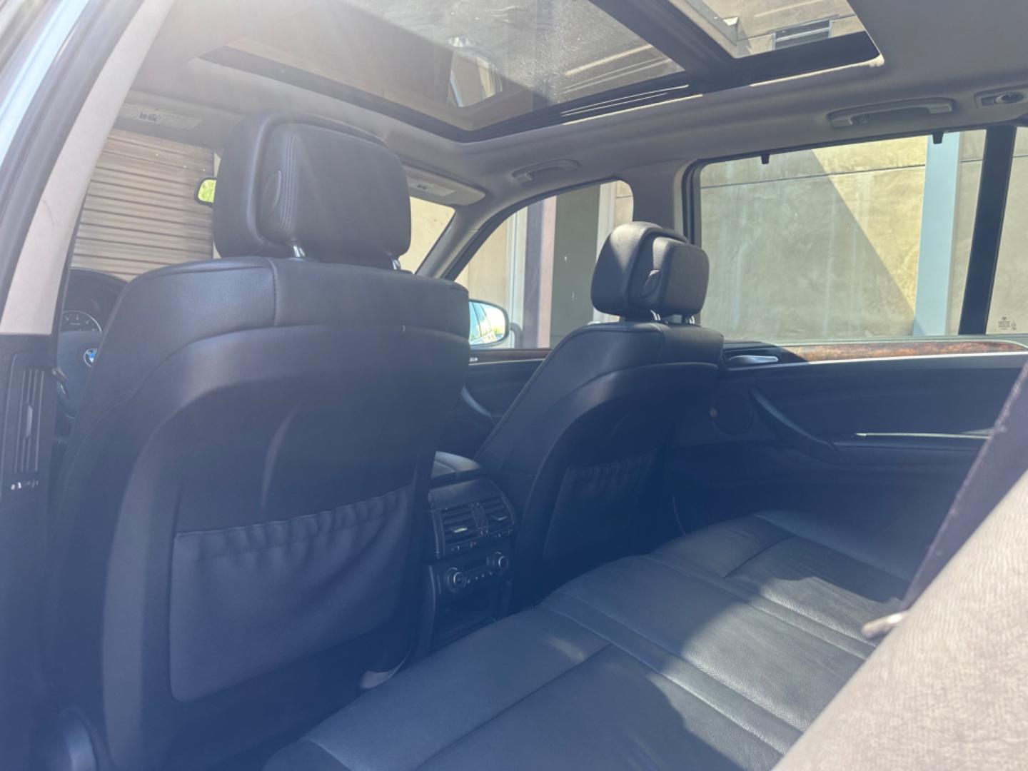 2013 Platinum Bronze Metallic /Black BMW X5 Leather (5UXZV4C59D0) with an 3.0 engine, Automatic transmission, located at 30 S. Berkeley Avenue, Pasadena, CA, 91107, (626) 248-7567, 34.145447, -118.109398 - Photo#17