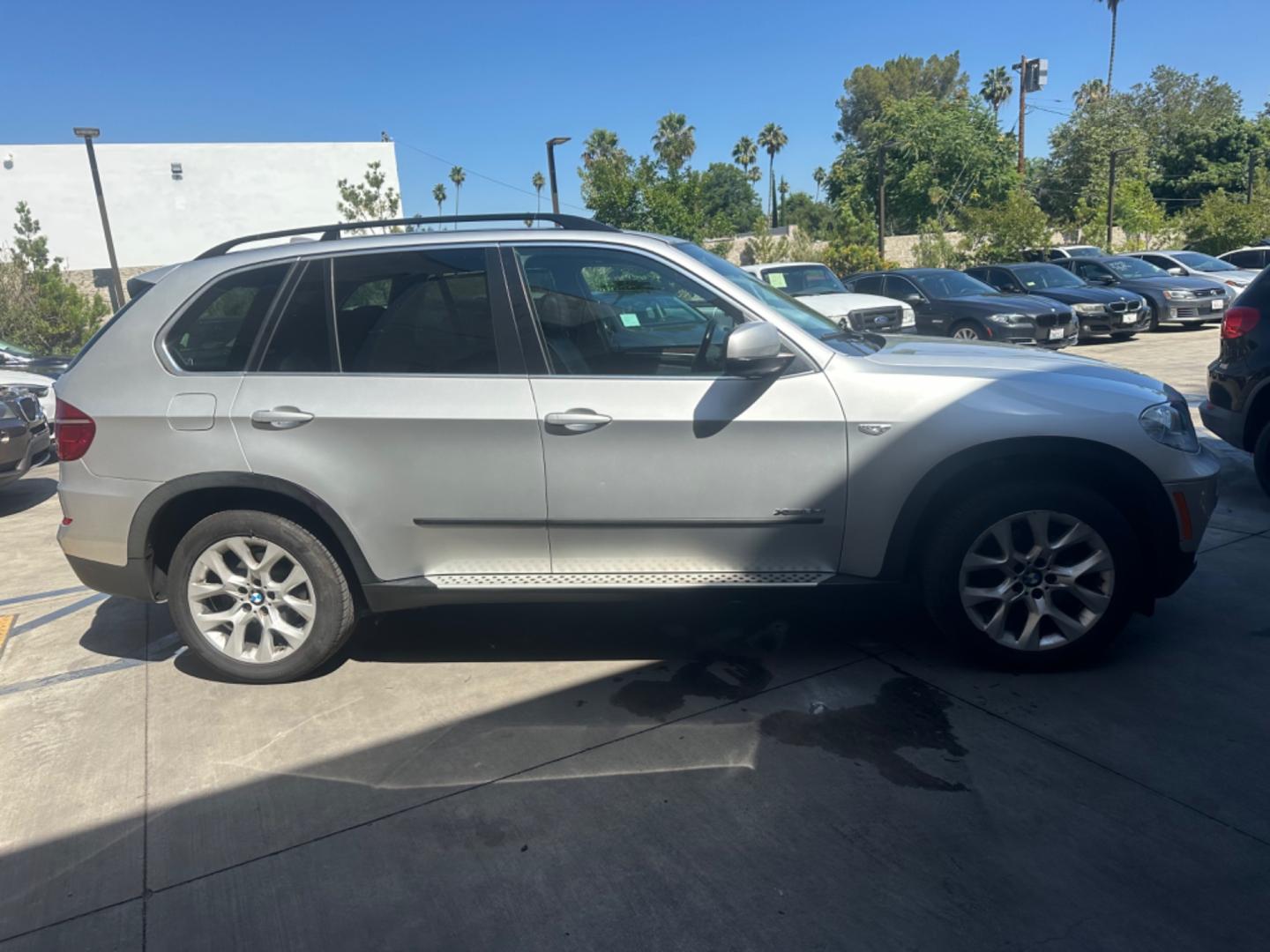 2013 Platinum Bronze Metallic /Black BMW X5 Leather (5UXZV4C59D0) with an 3.0 engine, Automatic transmission, located at 30 S. Berkeley Avenue, Pasadena, CA, 91107, (626) 248-7567, 34.145447, -118.109398 - Photo#5