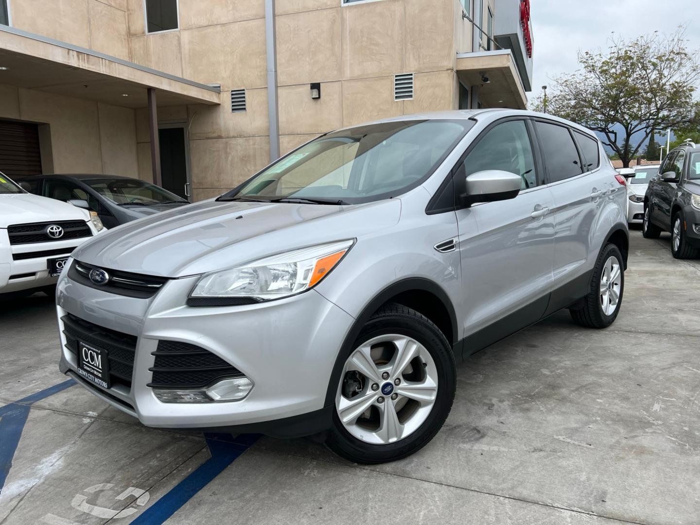 2013 Silver /Silver Ford Escape SE AWD (1FMCU9GX5DU) with an 1.6L L4 DOHC 16V engine, 6-Speed Automatic transmission, located at 30 S. Berkeley Avenue, Pasadena, CA, 91107, (626) 248-7567, 34.145447, -118.109398 - Low Miles!! This 2013 Ford Escape SE AWD looks and drives well. Bad credit? We can help! We are the bank. Bad Credit? We can help! We are the bank. All our cars are thoroughly inspected and reconditioned by our technicians. FREE CARFAX report. Stop by or call to speak with our friendly staff. Whethe - Photo#0