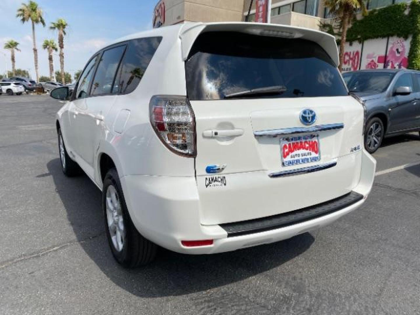 2013 WHITE Toyota RAV4 EV (2T3YL4DV2DW) with an AC Electric Motor engine, Single-Speed Fixed Gear transmission, located at 412 Auto Vista Drive, Palmdale, 93551, (661) 945-0620, 34.592636, -118.136681 - Photo#4