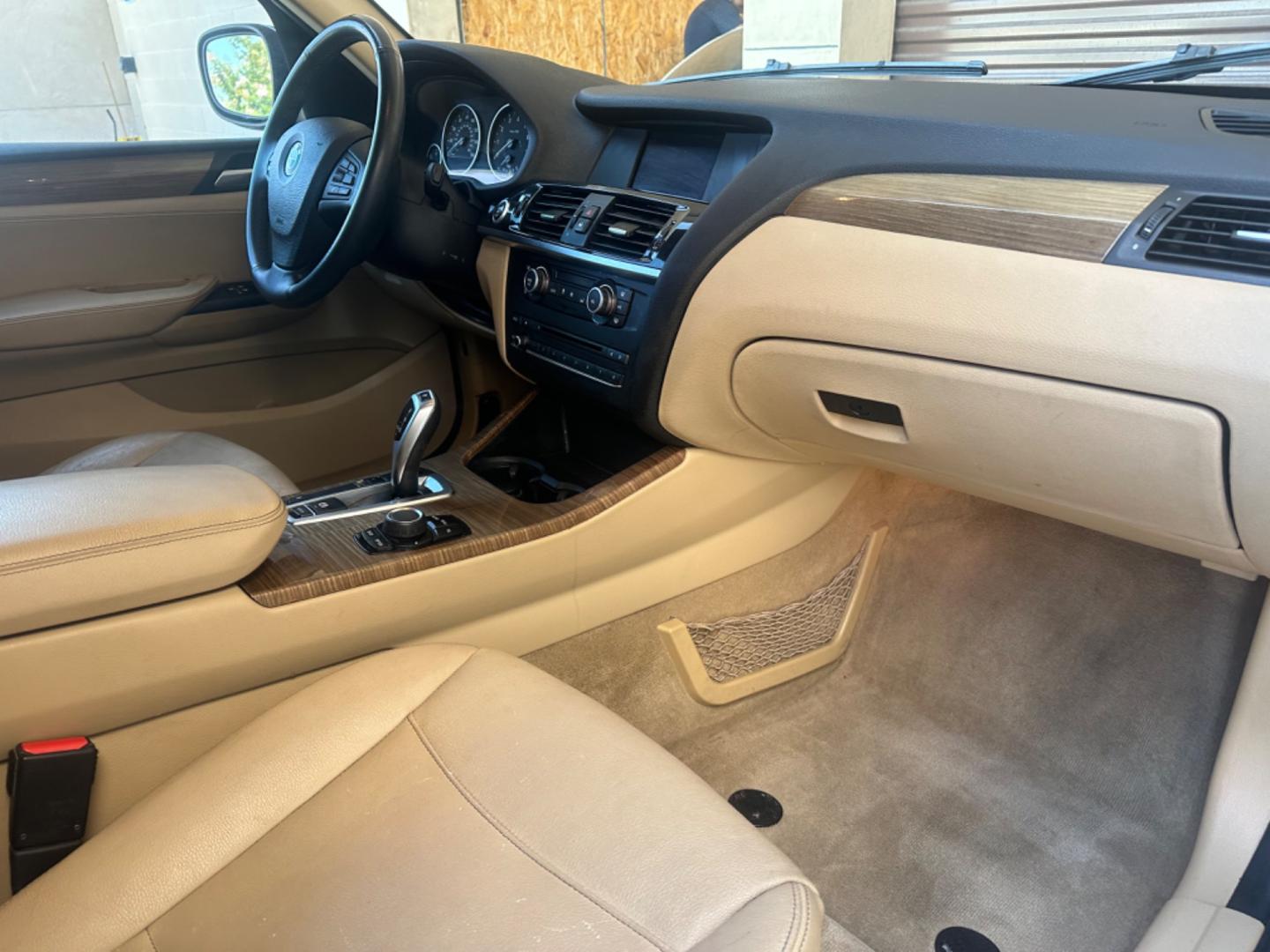 2014 X3 xDrive28i (5UXWX9C55E0) with an 2.0L L4 DOHC 16V engine, 8-Speed Automatic transmission, located at 30 S. Berkeley Avenue, Pasadena, CA, 91107, (626) 248-7567, 34.145447, -118.109398 - Photo#18