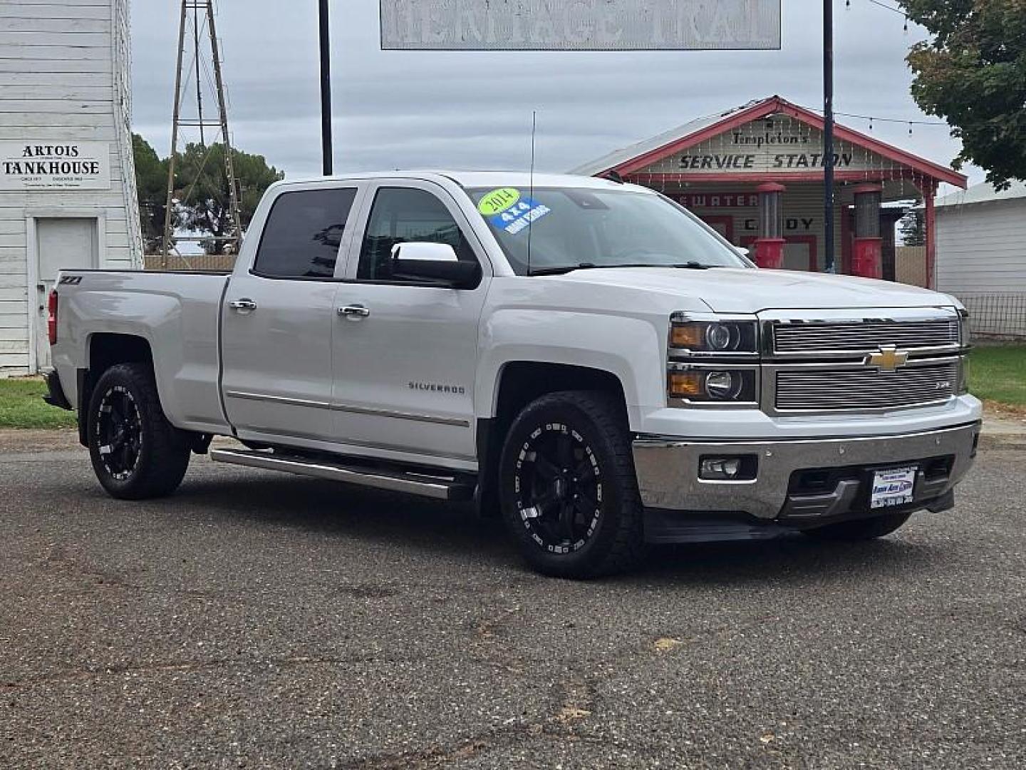 2014 WHITE Chevrolet Silverado 1500 4WD (3GCUKSEC1EG) with an V8 EcoTec3 Flex Fuel 5.3L engine, Auto 6-Spd HD Overdrive transmission, located at 246 E Walker St., Orland, 95963, (530) 865-5800, 39.747589, -122.178398 - Photo#0