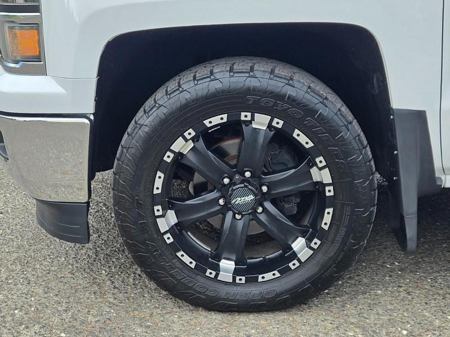 2014 WHITE Chevrolet Silverado 1500 4WD (3GCUKSEC1EG) with an V8 EcoTec3 Flex Fuel 5.3L engine, Auto 6-Spd HD Overdrive transmission, located at 246 E Walker St., Orland, 95963, (530) 865-5800, 39.747589, -122.178398 - Photo#26