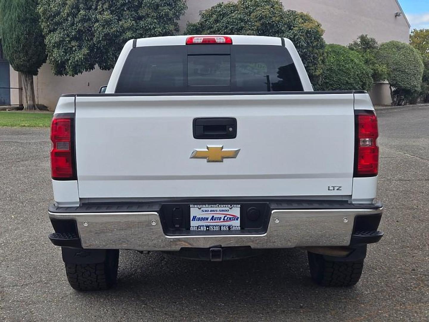 2014 WHITE Chevrolet Silverado 1500 4WD (3GCUKSEC1EG) with an V8 EcoTec3 Flex Fuel 5.3L engine, Auto 6-Spd HD Overdrive transmission, located at 246 E Walker St., Orland, 95963, (530) 865-5800, 39.747589, -122.178398 - Photo#5