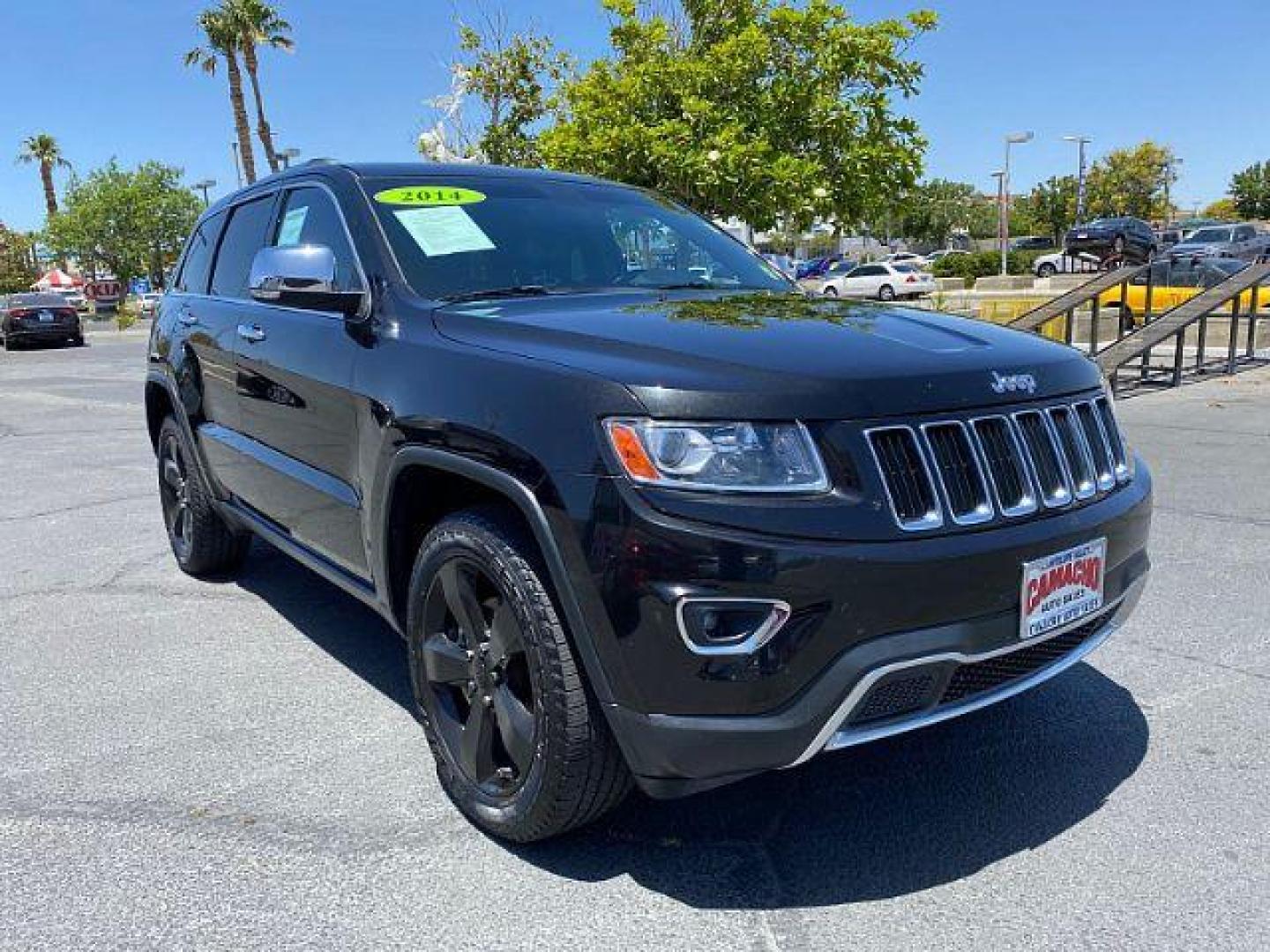 2014 Jeep Grand Cherokee (1C4RJEBM7EC) with an V6 EcoDiesel 3.0T engine, Automatic 8-Spd transmission, located at 412 Auto Vista Drive, Palmdale, 93551, (661) 945-0620, 34.592636, -118.136681 - Photo#0