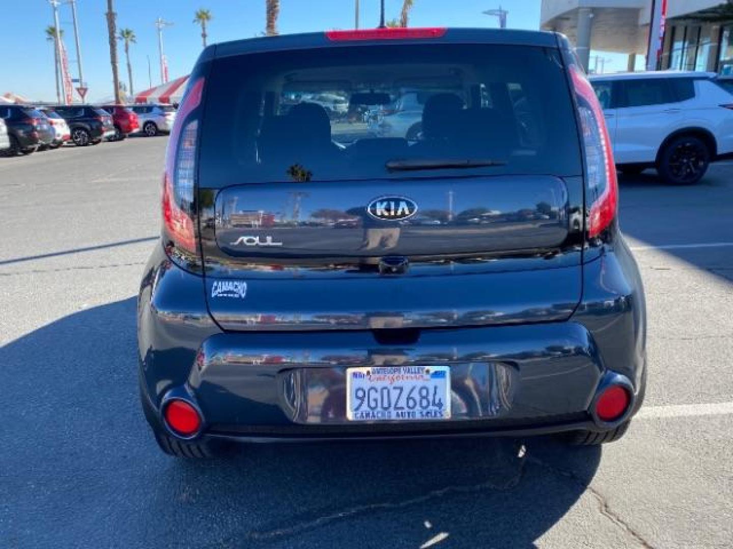 2014 GRAY Kia Soul (KNDJX3A56E7) with an 4-Cyl 2.0 Liter engine, Automatic 6-Spd transmission, located at 412 Auto Vista Drive, Palmdale, 93551, (661) 945-0620, 34.592636, -118.136681 - Photo#5