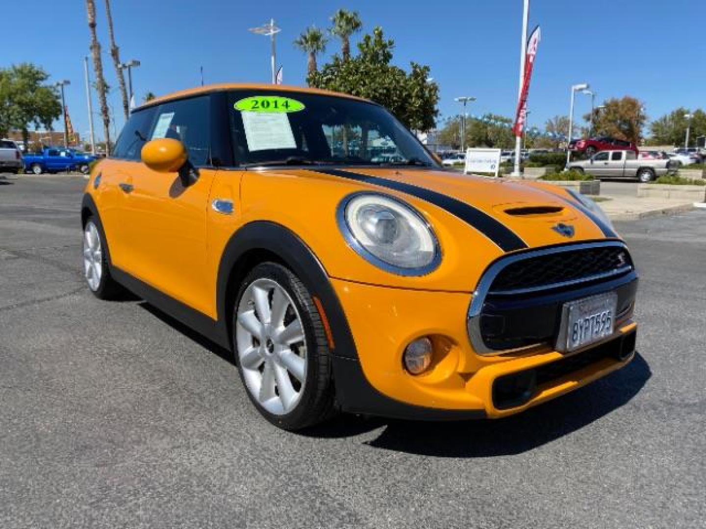 2014 ORANGE MINI Cooper Hardtop (WMWXM7C55ET) with an 4-Cyl Turbo 2.0 Liter engine, Automatic transmission, located at 412 Auto Vista Drive, Palmdale, 93551, (661) 945-0620, 34.592636, -118.136681 - Photo#1