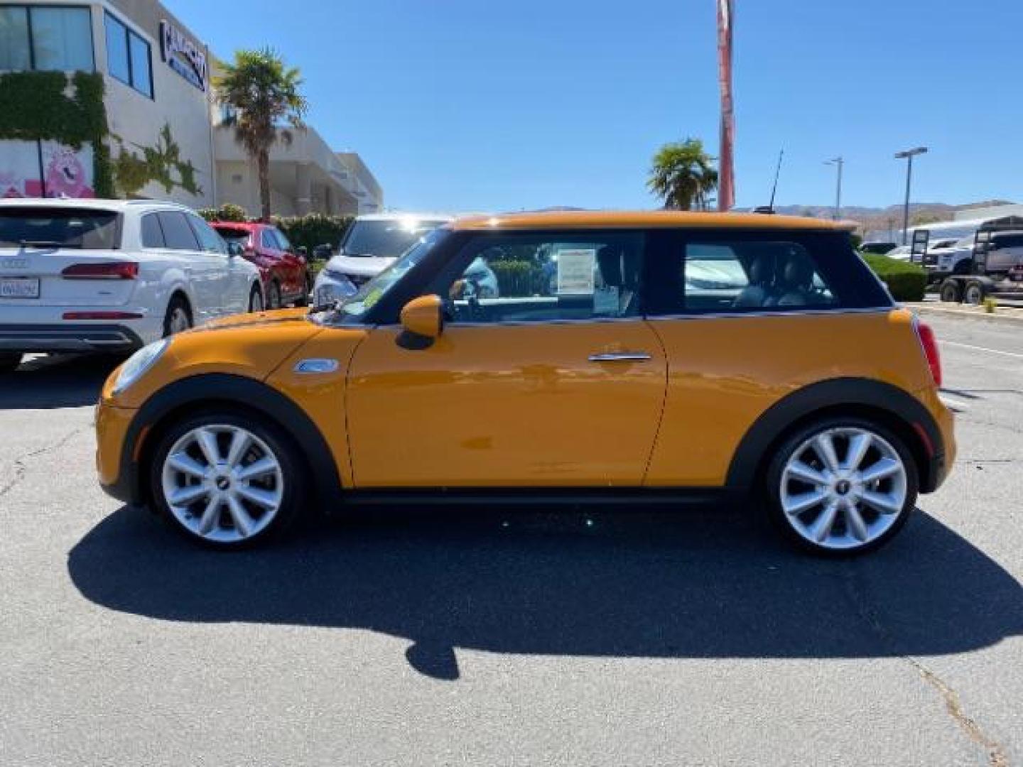 2014 ORANGE MINI Cooper Hardtop (WMWXM7C55ET) with an 4-Cyl Turbo 2.0 Liter engine, Automatic transmission, located at 412 Auto Vista Drive, Palmdale, 93551, (661) 945-0620, 34.592636, -118.136681 - Photo#4