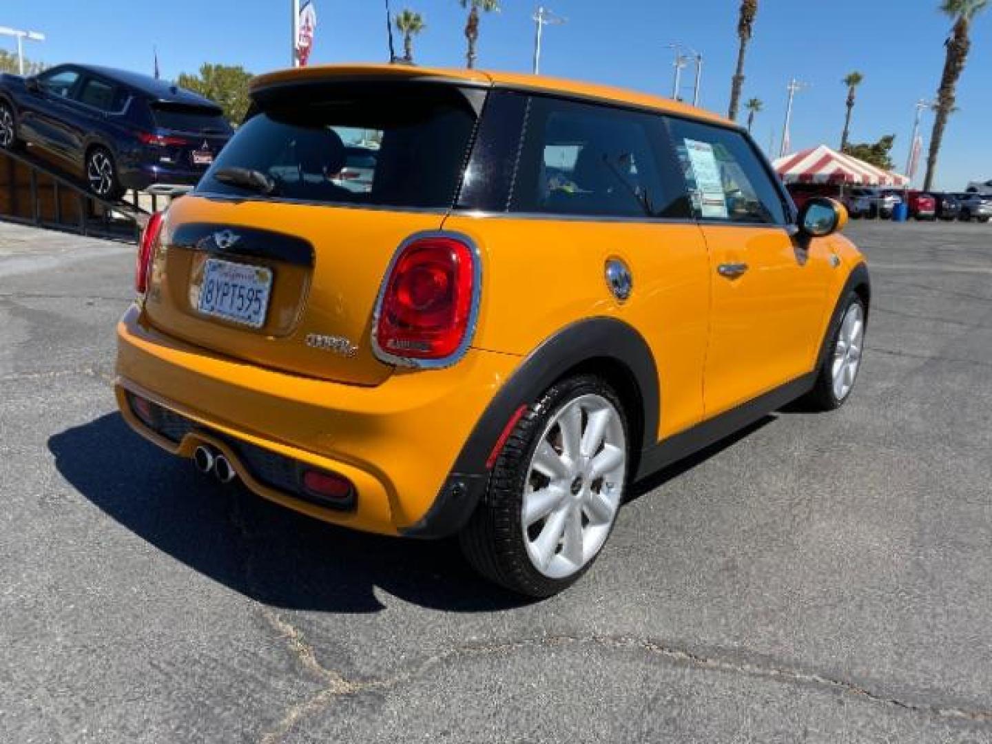 2014 ORANGE MINI Cooper Hardtop (WMWXM7C55ET) with an 4-Cyl Turbo 2.0 Liter engine, Automatic transmission, located at 412 Auto Vista Drive, Palmdale, 93551, (661) 945-0620, 34.592636, -118.136681 - Photo#7