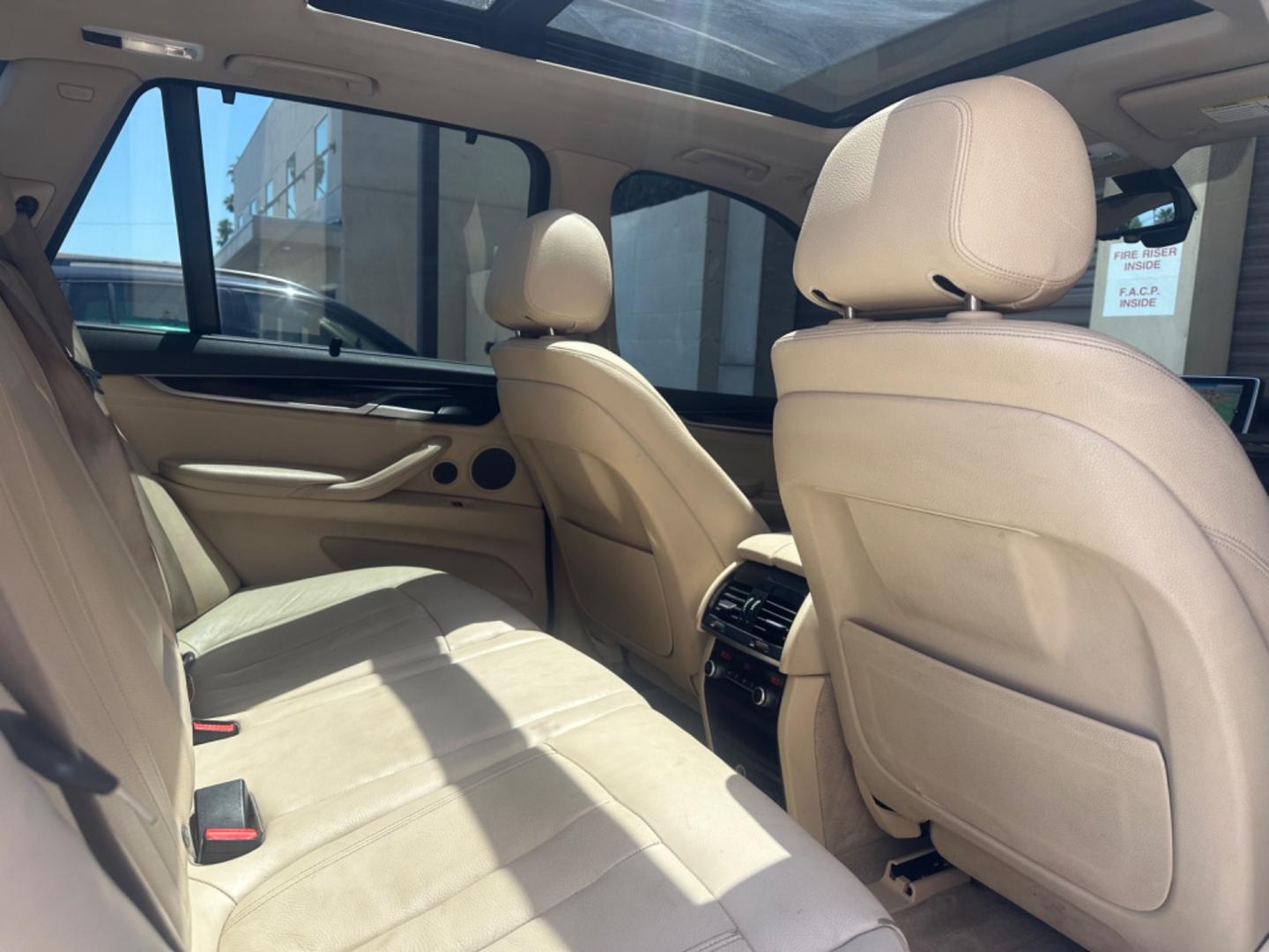 2015 Alpine White /Oyster Nevada Leather BMW X5 Leather (5UXKR0C52F0) with an 3.0 engine, Automatic transmission, located at 30 S. Berkeley Avenue, Pasadena, CA, 91107, (626) 248-7567, 34.145447, -118.109398 - Discover the 2015 BMW X4 xDrive35i: Luxury and Performance at an Affordable Price Are you in the market for a luxury vehicle that combines high performance, advanced technology, and affordability? The 2015 BMW X4 xDrive35i is the perfect choice for you. This outstanding model offers the ideal blend - Photo#18