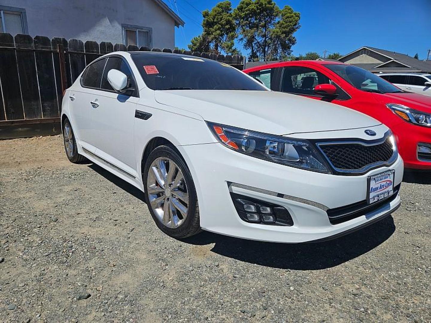 2015 WHITE Kia Optima (5XXGR4A66FG) with an 4-Cyl Turbo 2.0 Liter engine, Auto 6-Spd Sportmatic transmission, located at 246 E Walker St., Orland, 95963, (530) 865-5800, 39.747589, -122.178398 - Photo#0