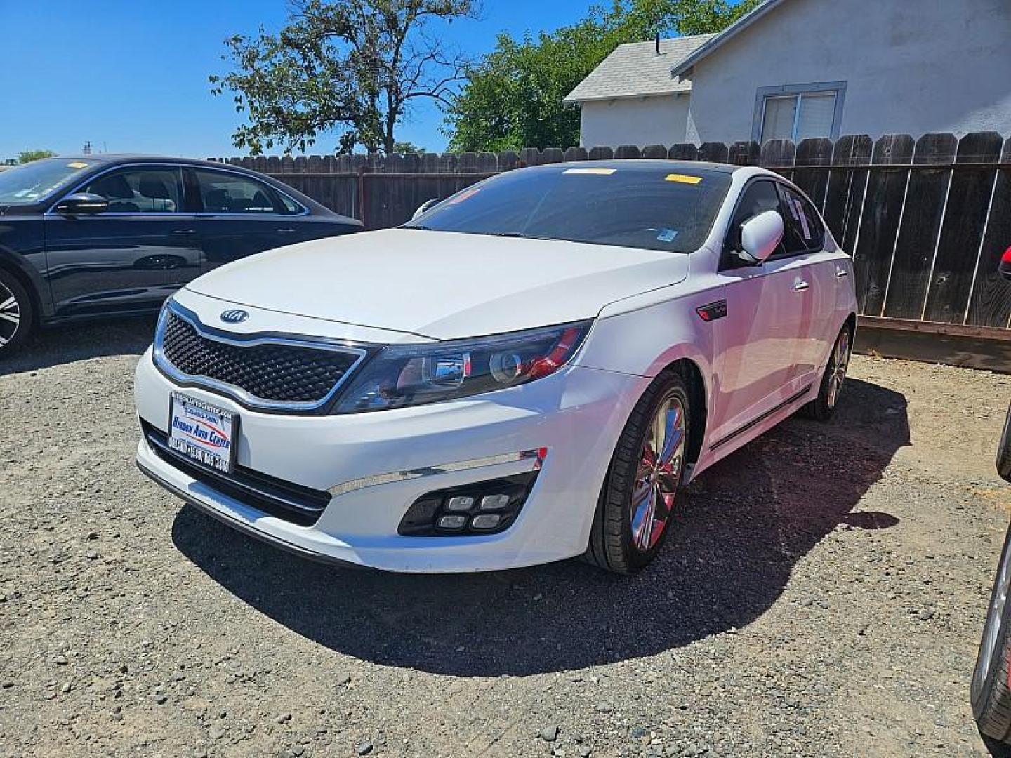 2015 WHITE Kia Optima (5XXGR4A66FG) with an 4-Cyl Turbo 2.0 Liter engine, Auto 6-Spd Sportmatic transmission, located at 246 E Walker St., Orland, 95963, (530) 865-5800, 39.747589, -122.178398 - Photo#1