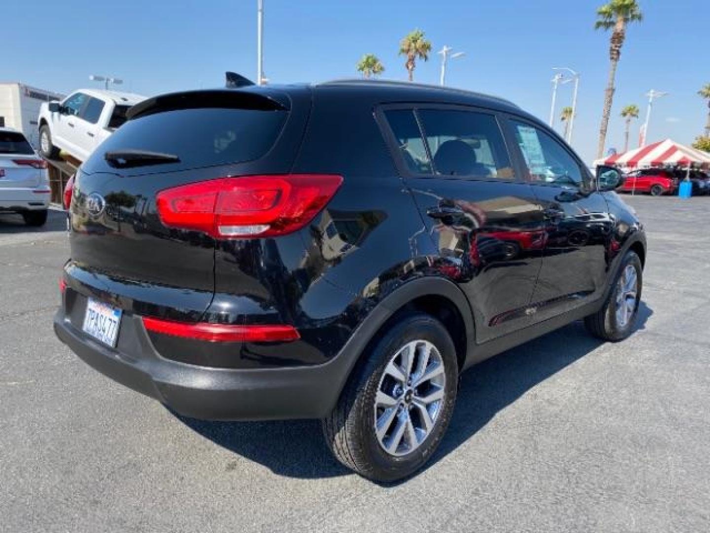 2015 BLACK Kia Sportage (KNDPB3AC8F7) with an 4-Cyl GDI 2.4 Liter engine, Auto 6-Spd Sportmatic transmission, located at 412 Auto Vista Drive, Palmdale, 93551, (661) 945-0620, 34.592636, -118.136681 - Photo#6