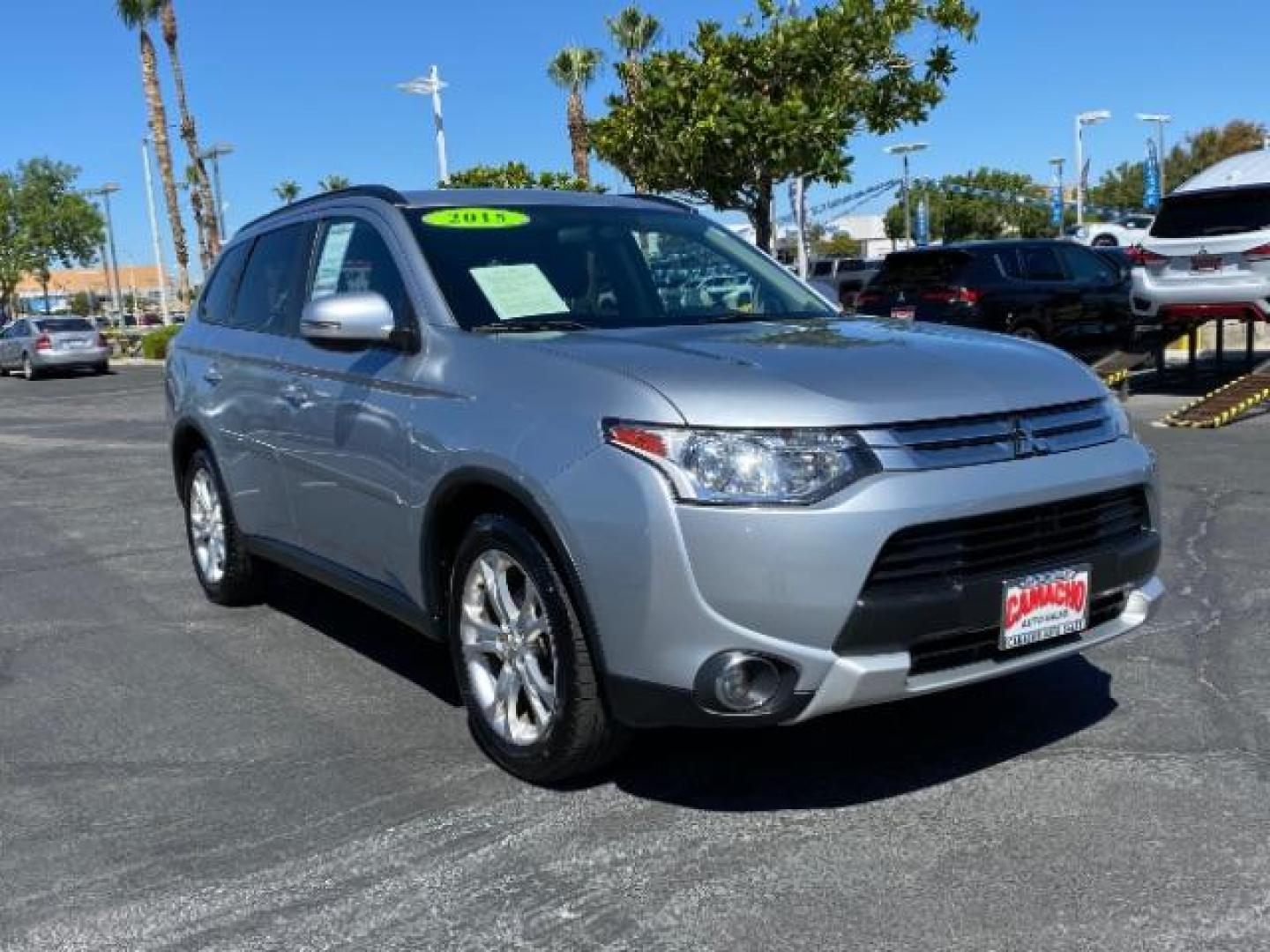 2015 SILVER Mitsubishi Outlander (JA4AD3A39FZ) with an 4-Cyl 2.4 Liter engine, Automatic CVT transmission, located at 412 Auto Vista Drive, Palmdale, 93551, (661) 945-0620, 34.592636, -118.136681 - Photo#1