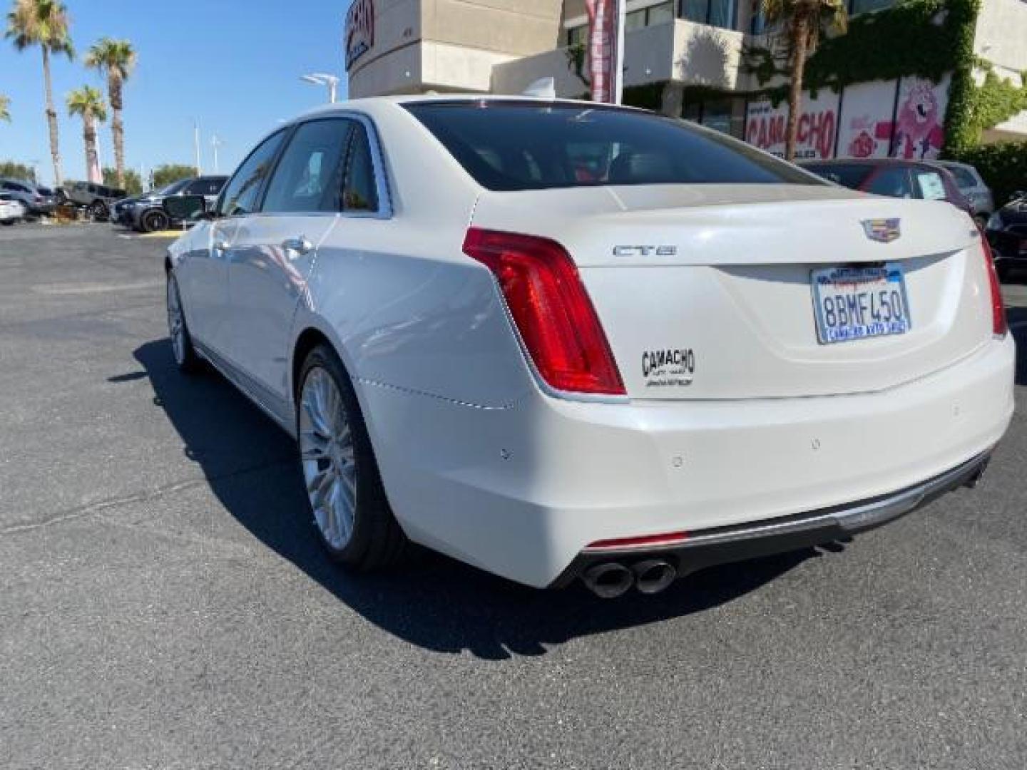 2016 WHITE Cadillac CT6 (1G6KG5R61GU) with an V6 Twin Turbo 3.0 Liter engine, Automatic 8-Spd transmission, located at 412 Auto Vista Drive, Palmdale, 93551, (661) 945-0620, 34.592636, -118.136681 - Photo#5