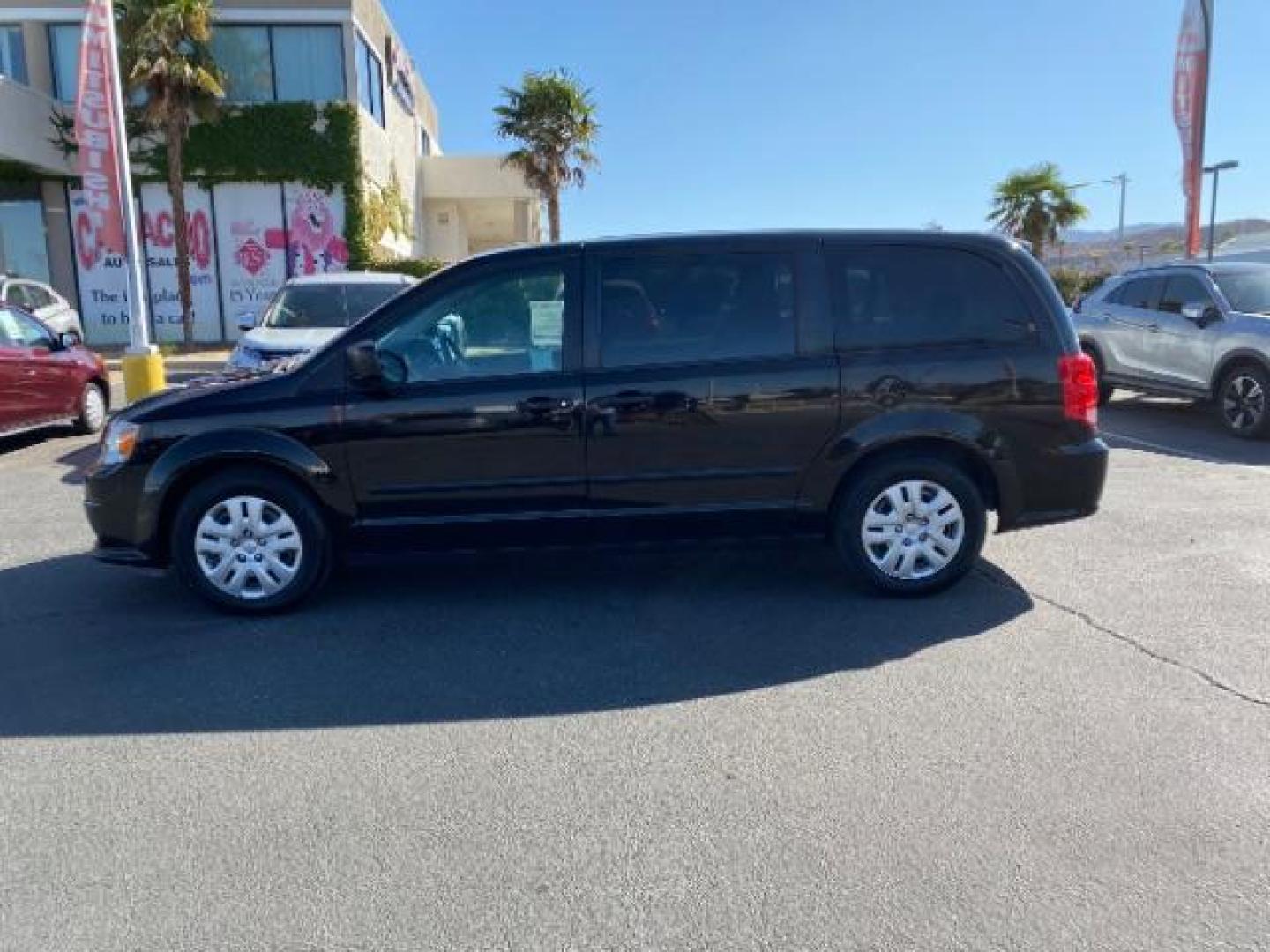 2016 BLACK Dodge Grand Caravan (2C4RDGBG5GR) with an V6 Flex Fuel 3.6 Liter engine, Automatic 6-Spd transmission, located at 412 Auto Vista Drive, Palmdale, 93551, (661) 945-0620, 34.592636, -118.136681 - Photo#4