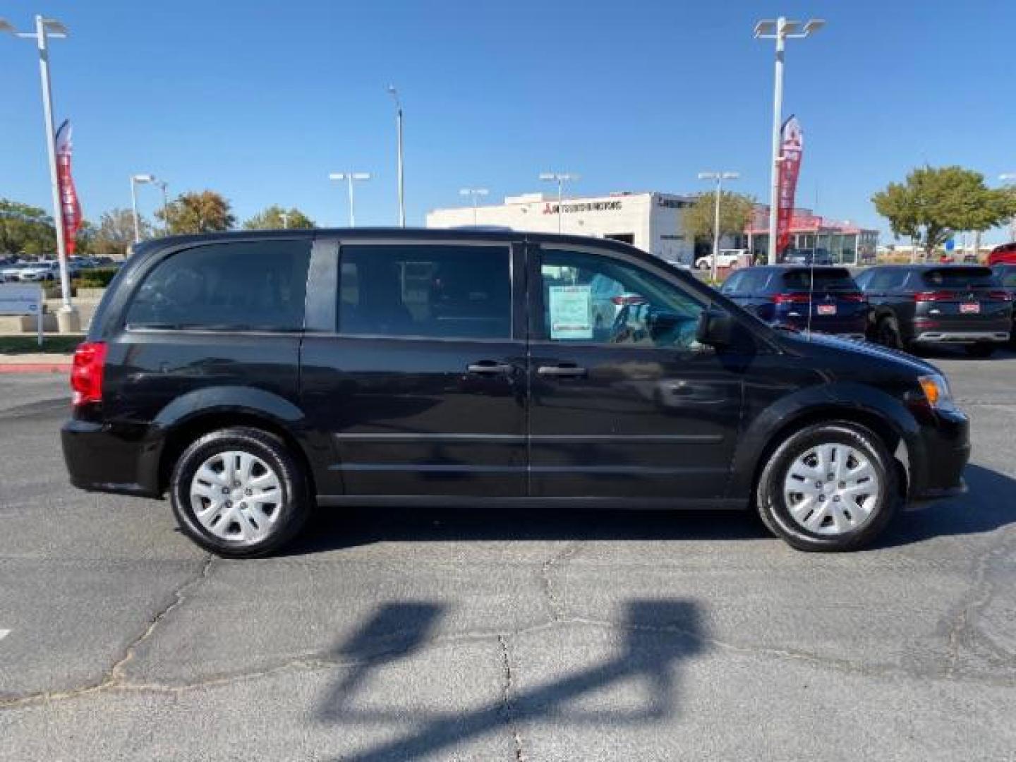 2016 BLACK Dodge Grand Caravan (2C4RDGBG5GR) with an V6 Flex Fuel 3.6 Liter engine, Automatic 6-Spd transmission, located at 412 Auto Vista Drive, Palmdale, 93551, (661) 945-0620, 34.592636, -118.136681 - Photo#8