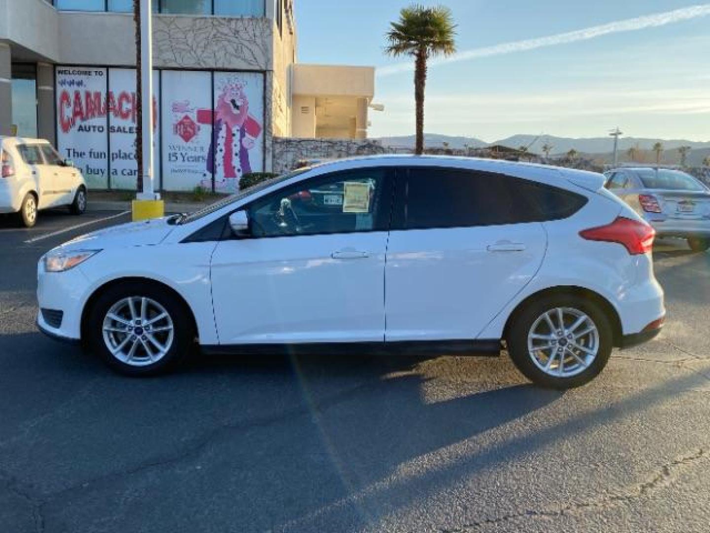 2016 WHITE Ford Focus (1FADP3K25GL) with an 4-Cyl Flex Fuel 2.0L engine, Manual 5-Spd transmission, located at 412 Auto Vista Drive, Palmdale, 93551, (661) 945-0620, 34.592636, -118.136681 - Photo#3