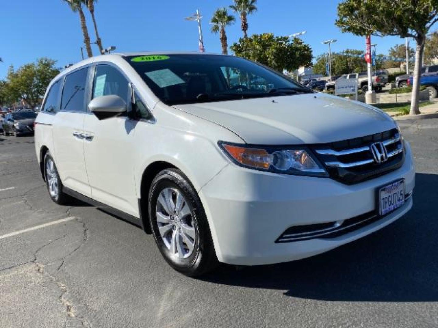 2016 WHITE Honda Odyssey (5FNRL5H67GB) with an V6 i-VTEC 3.5 Liter engine, Automatic 6-Spd transmission, located at 412 Auto Vista Drive, Palmdale, 93551, (661) 945-0620, 34.592636, -118.136681 - Photo#0