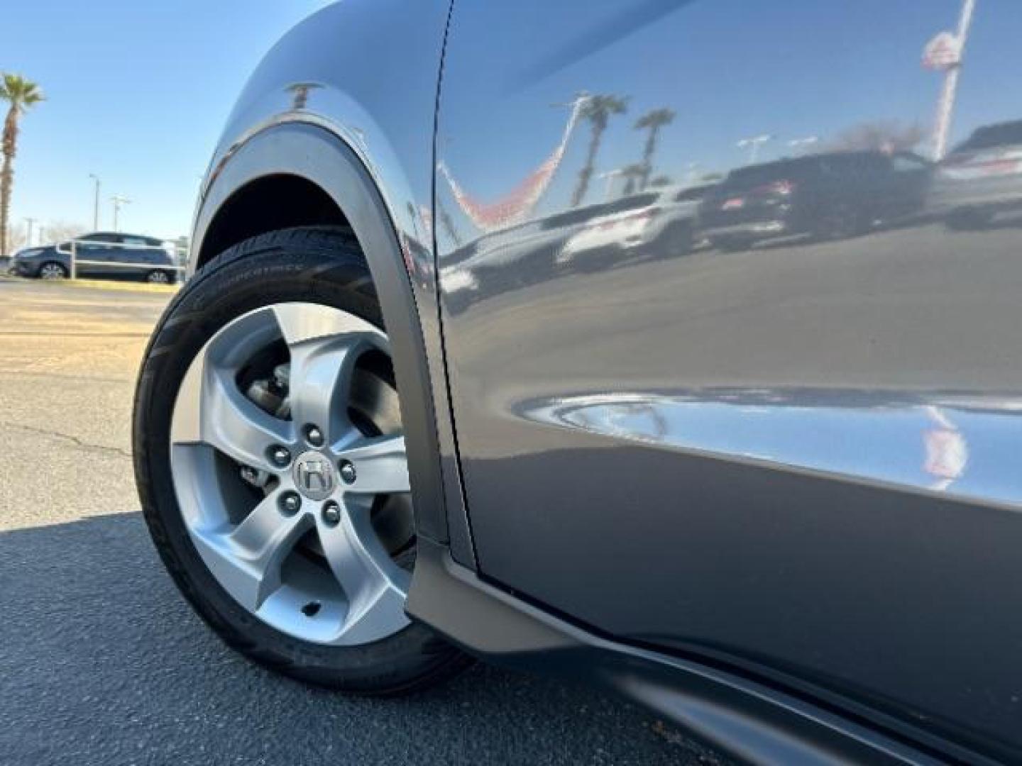 2016 GRAY Honda HR-V (3CZRU5H35GM) with an 4-Cyl i-VTEC 1.8 Liter engine, Auto CVT w/Sport Mode transmission, located at 412 Auto Vista Drive, Palmdale, 93551, (661) 945-0620, 34.592636, -118.136681 - Photo#10