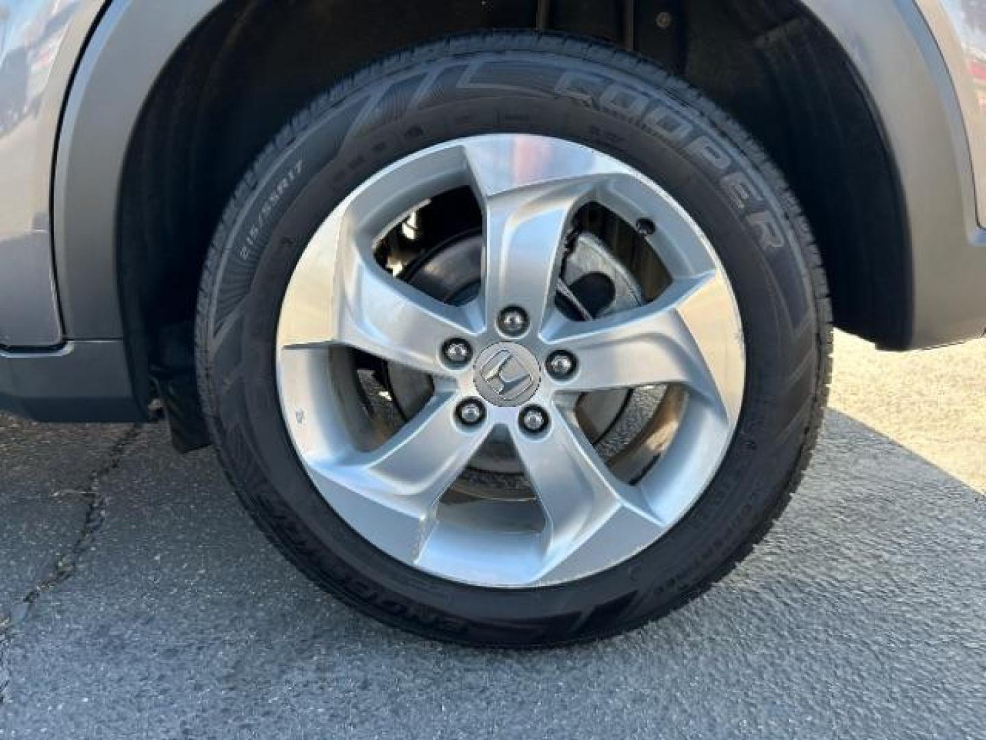 2016 GRAY Honda HR-V (3CZRU5H35GM) with an 4-Cyl i-VTEC 1.8 Liter engine, Auto CVT w/Sport Mode transmission, located at 412 Auto Vista Drive, Palmdale, 93551, (661) 945-0620, 34.592636, -118.136681 - Photo#13