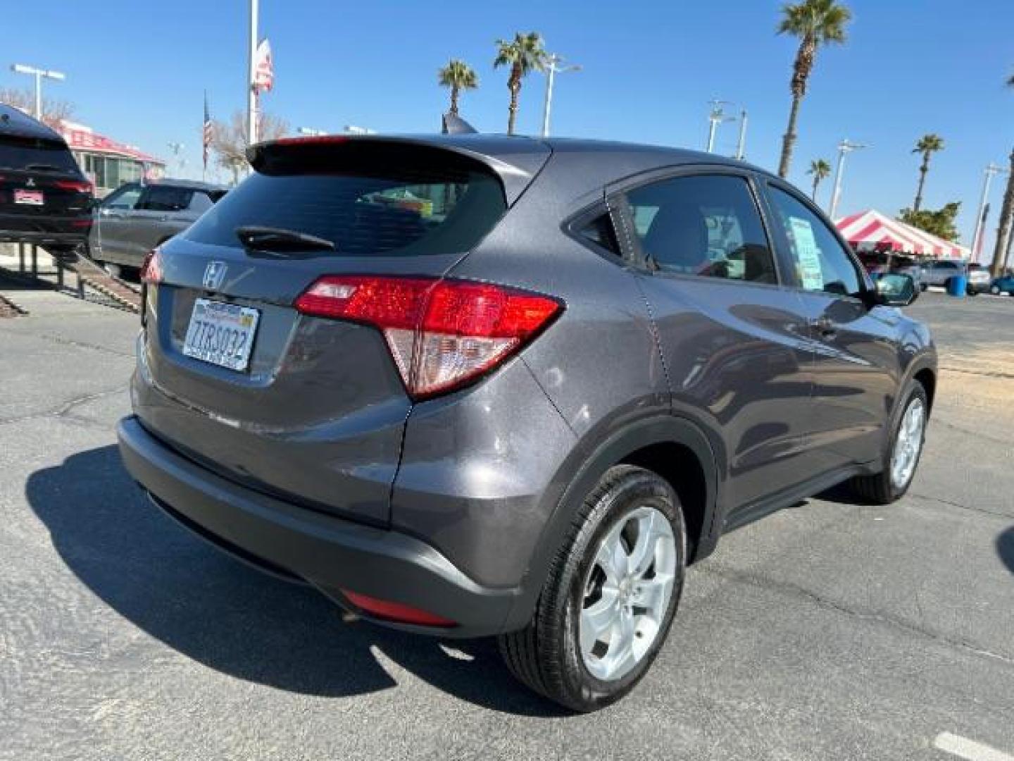 2016 GRAY Honda HR-V (3CZRU5H35GM) with an 4-Cyl i-VTEC 1.8 Liter engine, Auto CVT w/Sport Mode transmission, located at 412 Auto Vista Drive, Palmdale, 93551, (661) 945-0620, 34.592636, -118.136681 - Photo#6