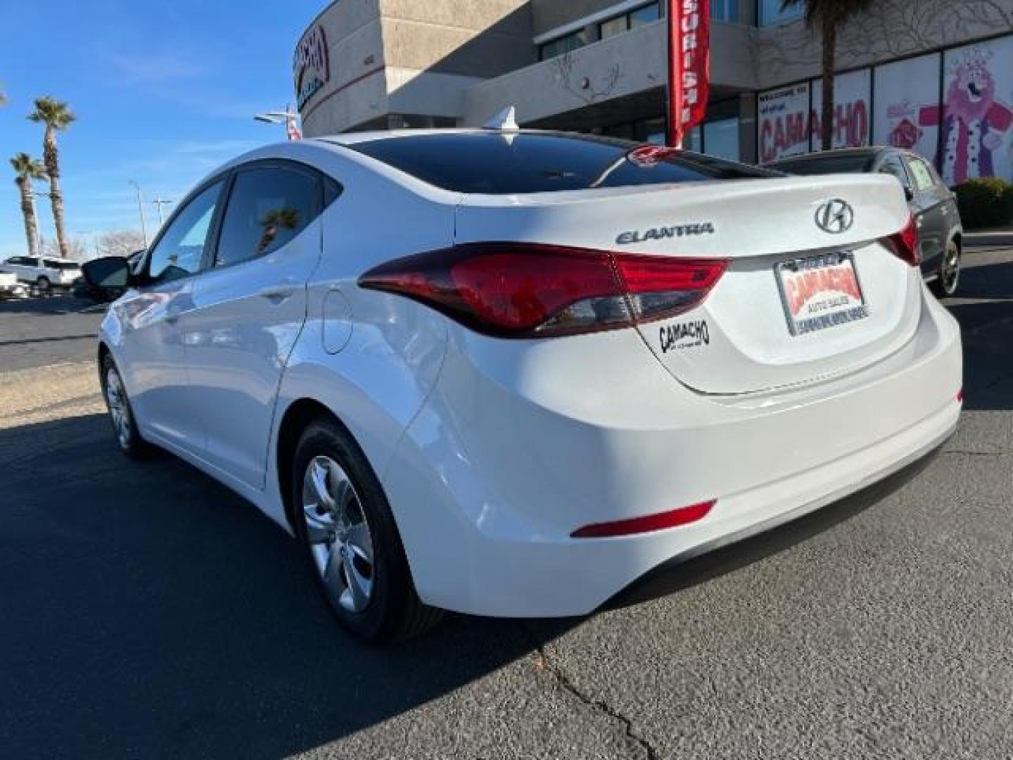 2016 WHITE Hyundai Elantra (5NPDH4AE3GH) with an 4-Cyl 1.8 Liter engine, Auto 6-Spd Shiftronic transmission, located at 412 Auto Vista Drive, Palmdale, 93551, (661) 945-0620, 34.592636, -118.136681 - Photo#4