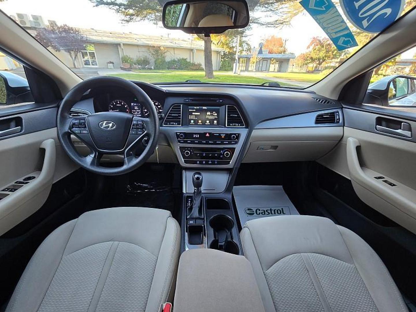 2016 WHITE Hyundai Sonata (5NPE24AF3GH) with an 4-Cyl 2.4 Liter engine, Auto 6-Spd w/Shiftronic transmission, located at 246 E Walker St., Orland, 95963, (530) 865-5800, 39.747589, -122.178398 - Photo#17