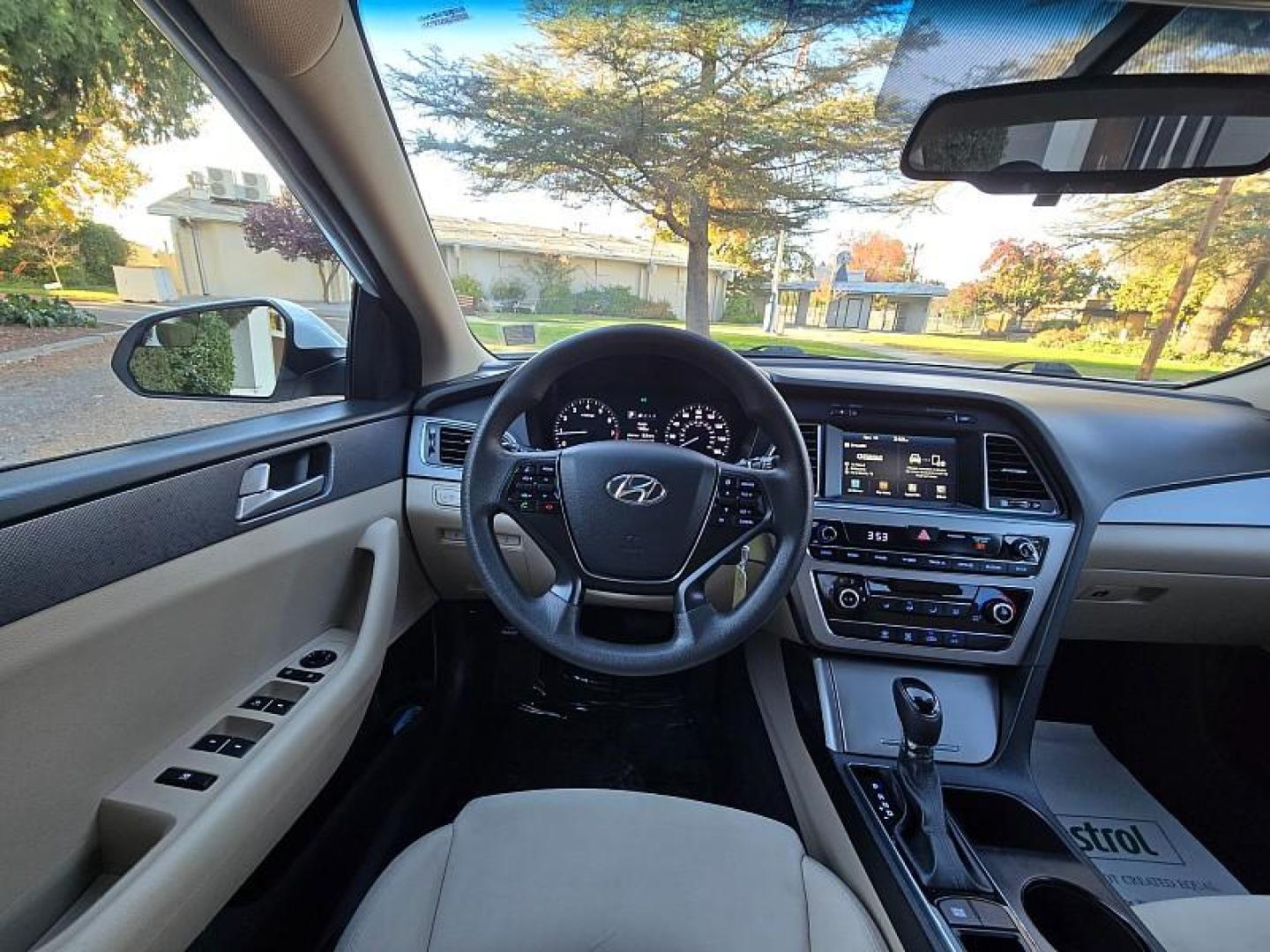 2016 WHITE Hyundai Sonata (5NPE24AF3GH) with an 4-Cyl 2.4 Liter engine, Auto 6-Spd w/Shiftronic transmission, located at 246 E Walker St., Orland, 95963, (530) 865-5800, 39.747589, -122.178398 - Photo#18