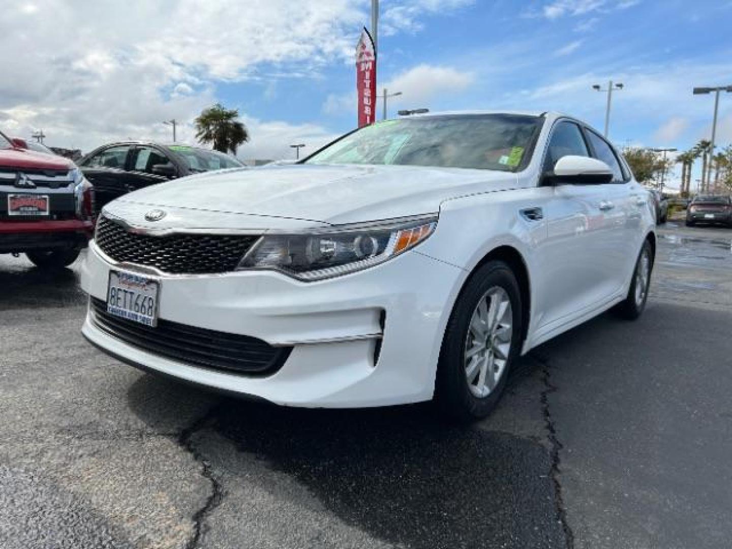 2016 WHITE Kia Optima (KNAGT4L33G5) with an 4-Cyl 2.4 Liter engine, Auto 6-Spd Sportmatic transmission, located at 412 Auto Vista Drive, Palmdale, 93551, (661) 945-0620, 34.592636, -118.136681 - Photo#2